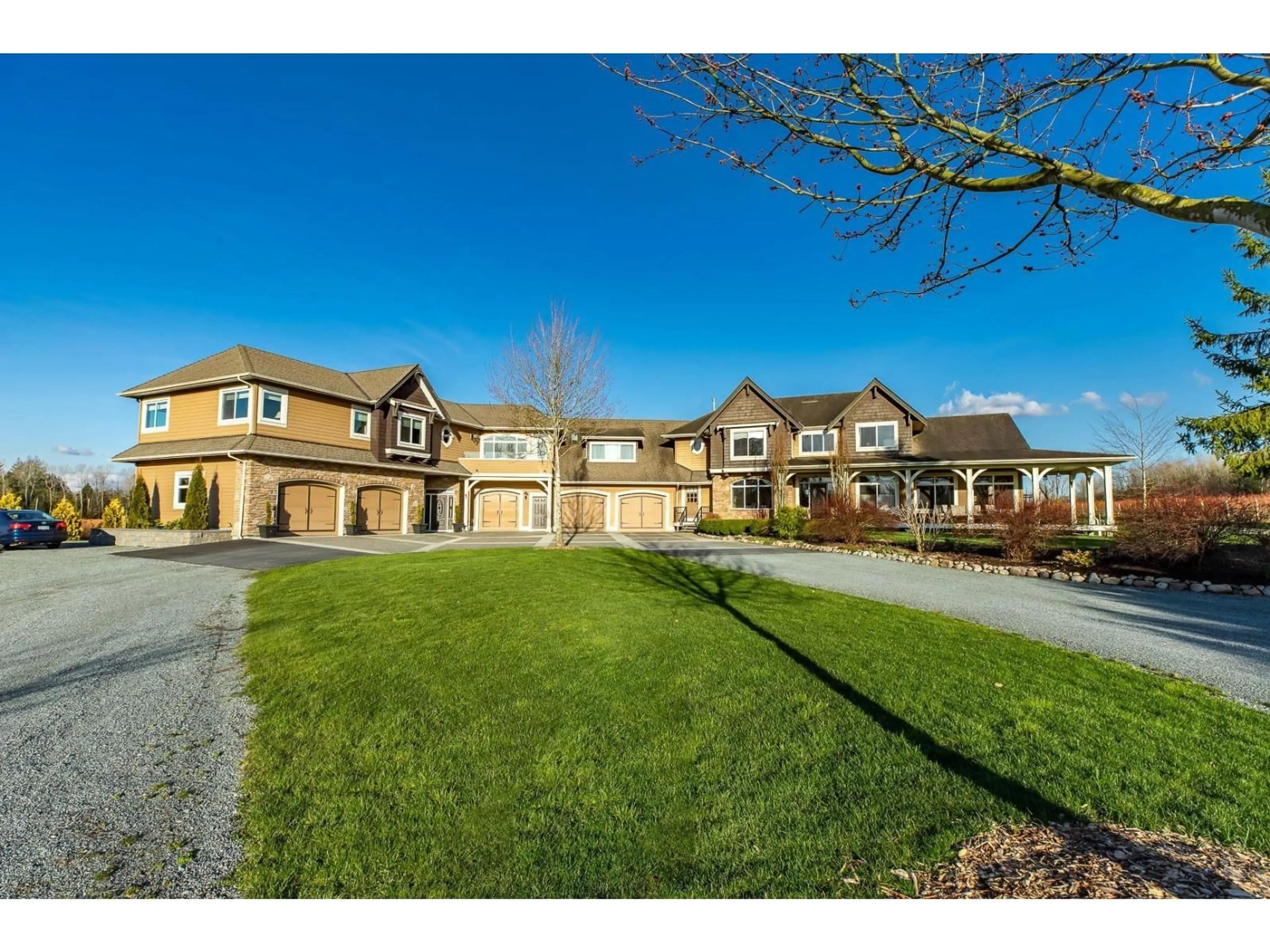 A pic from outside/outdoor area/front of a property/back of a property/a pic from drone, unknown for 3180 216, Langley British Columbia V2Z2E6