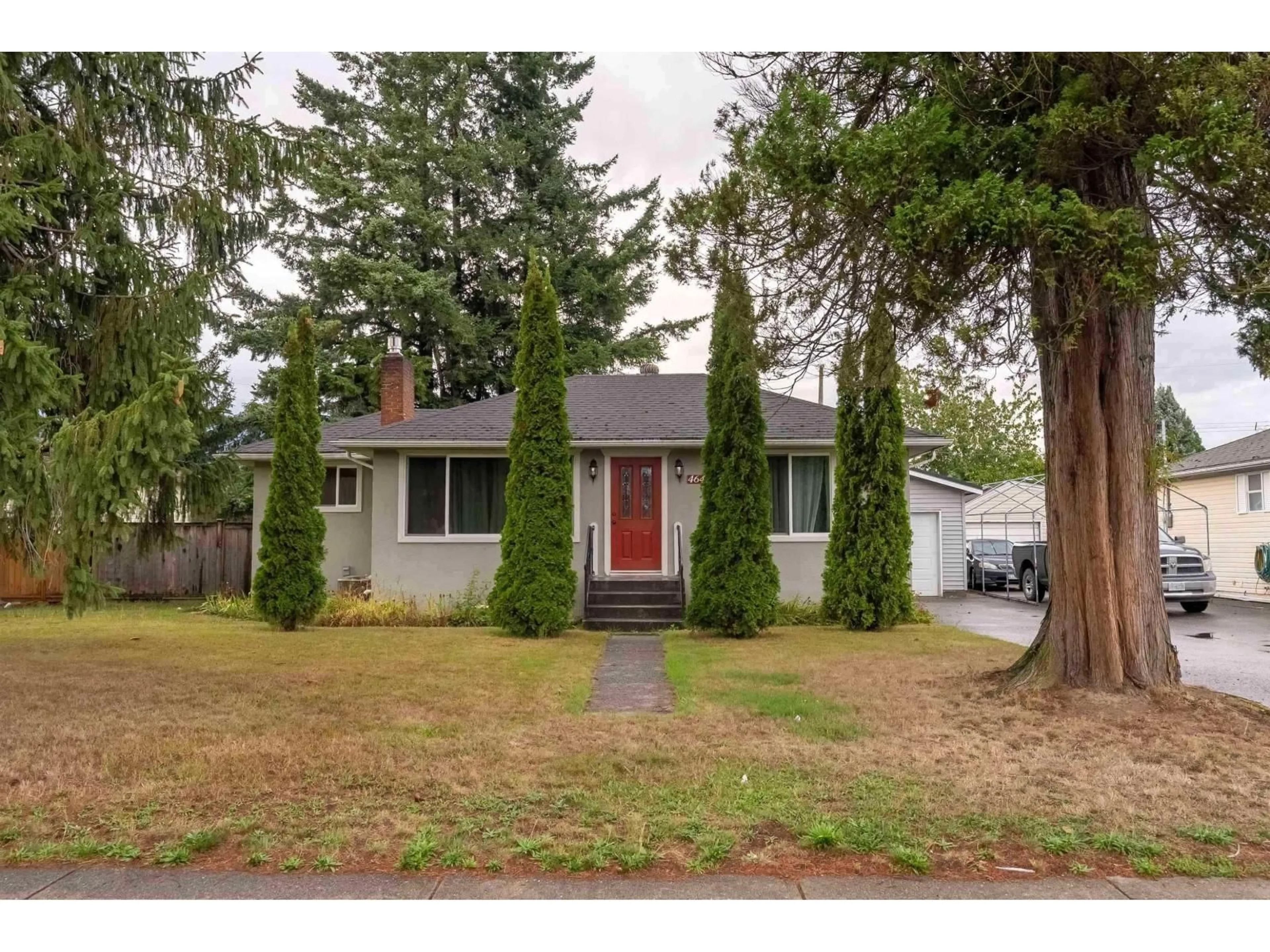 Home with vinyl exterior material, street for 46461 PORTAGE AVENUE, Chilliwack British Columbia V2P3G3