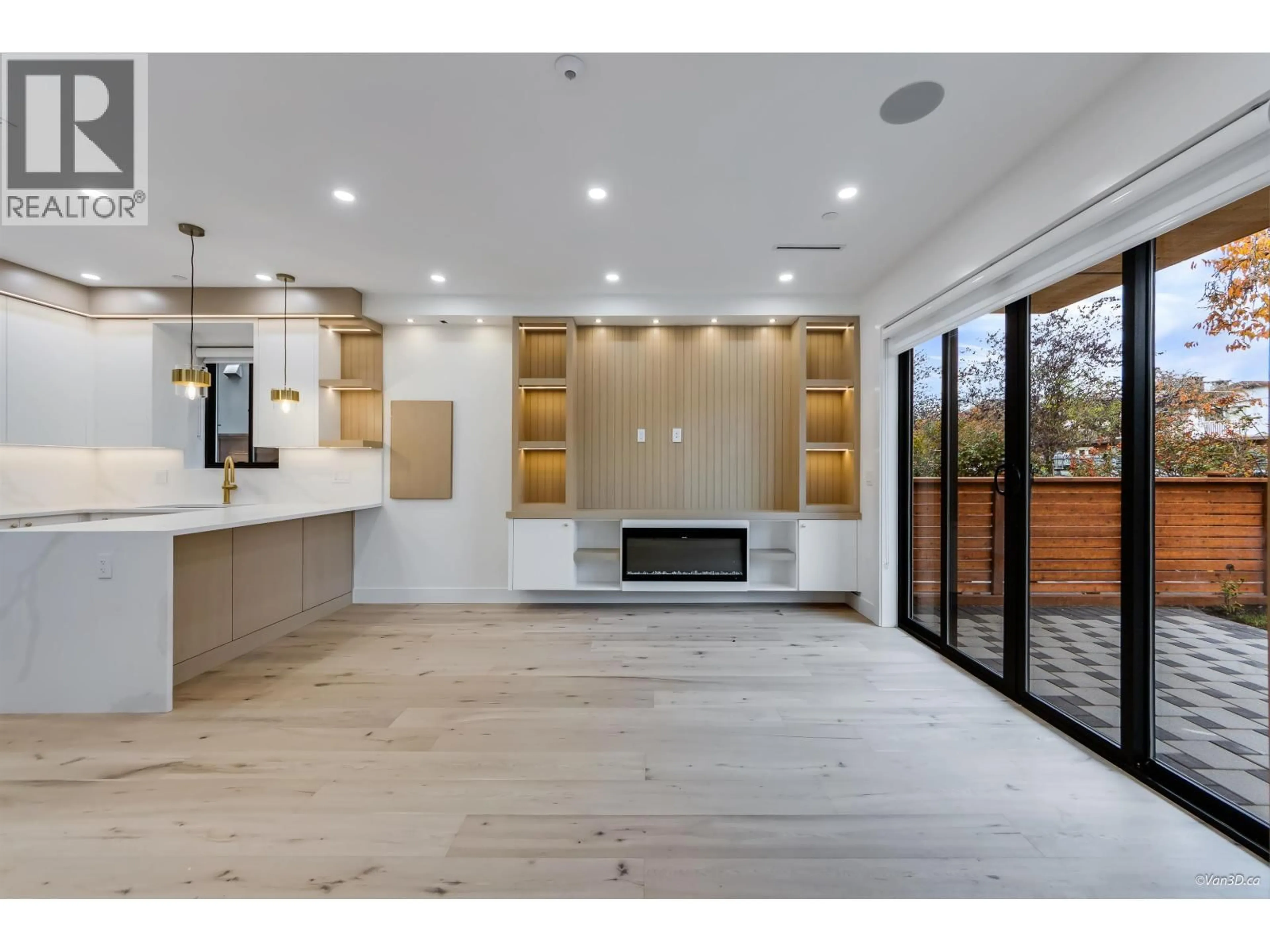 Unknown for 1 - 150 51 AVENUE, Vancouver British Columbia V5X1C3