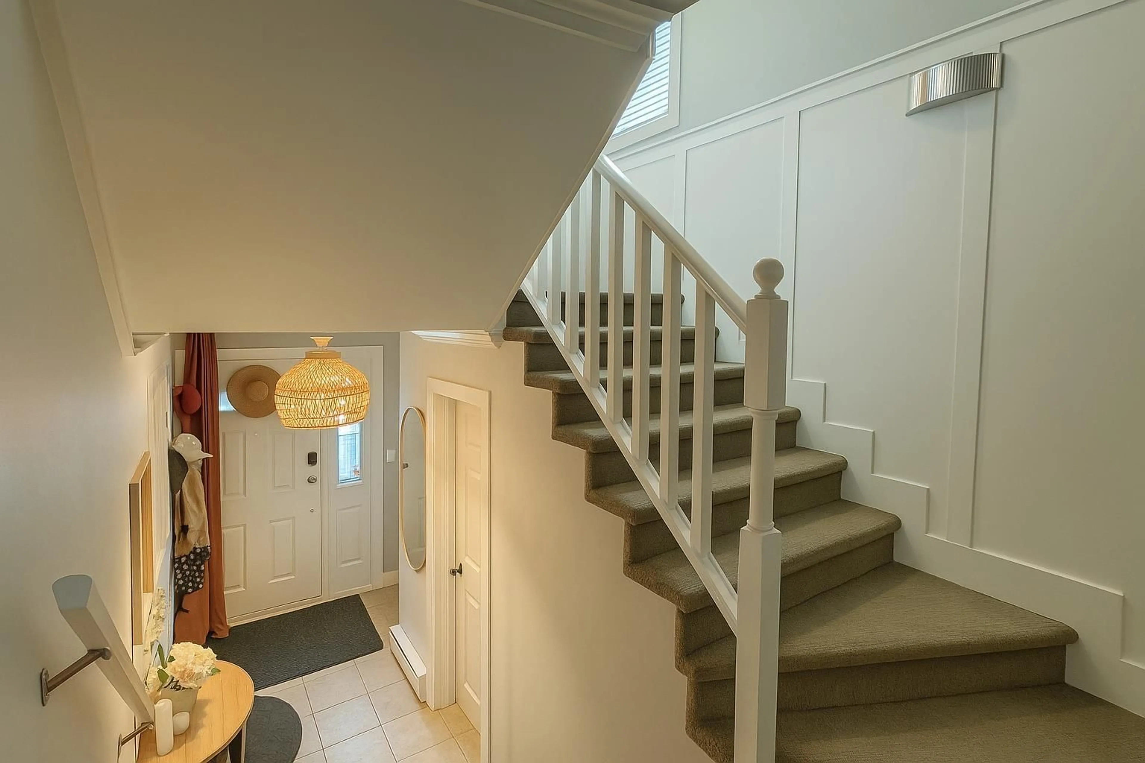 Indoor foyer for 104 - 19352 FRASER HIGHWAY, Surrey British Columbia V3S6K6