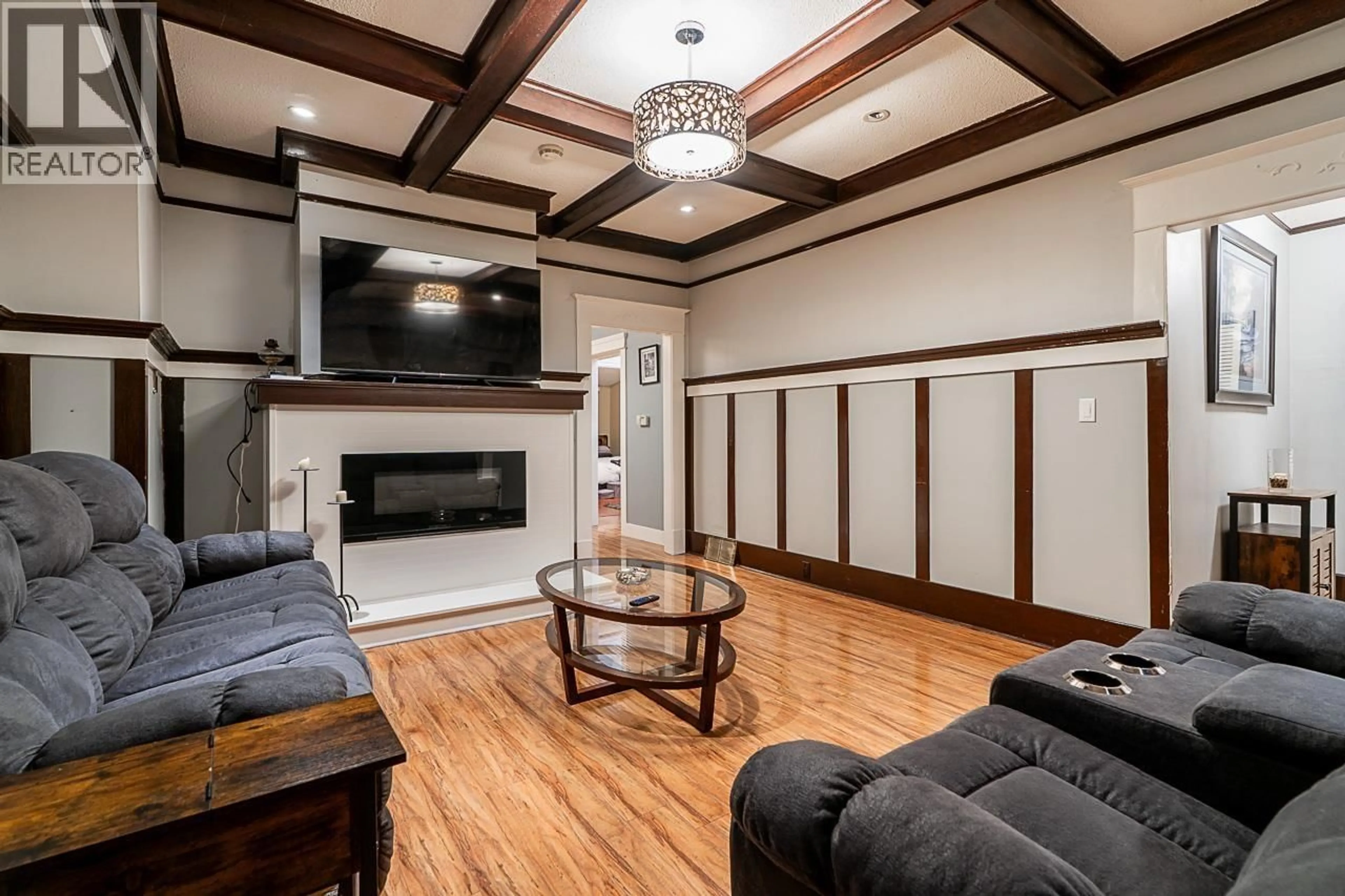 Home theater for 1408 EDINBURGH STREET, New Westminster British Columbia V3M2W4