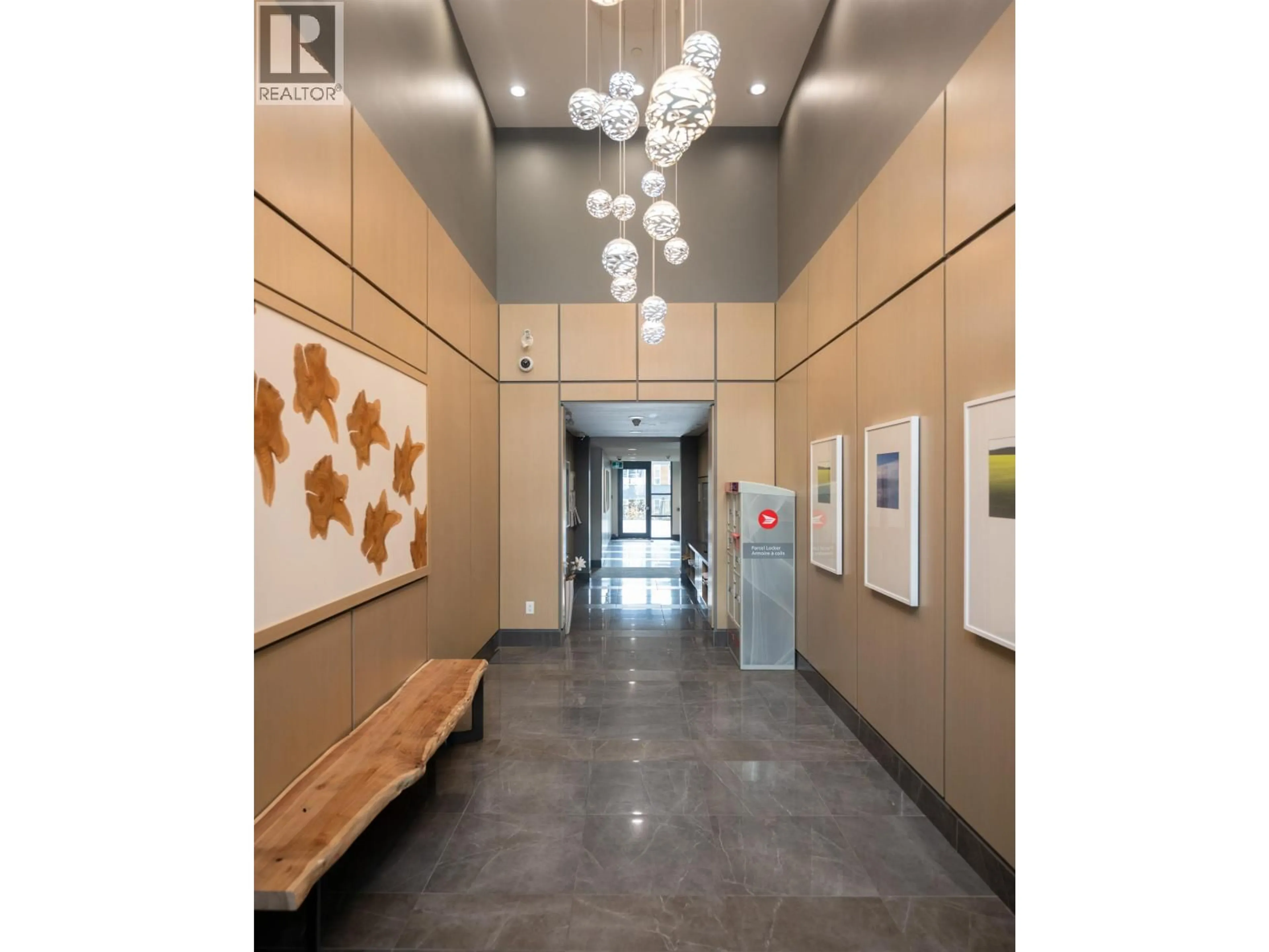 Indoor foyer for 306 - 9168 SLOPES MEWS, Burnaby British Columbia V5A0E4