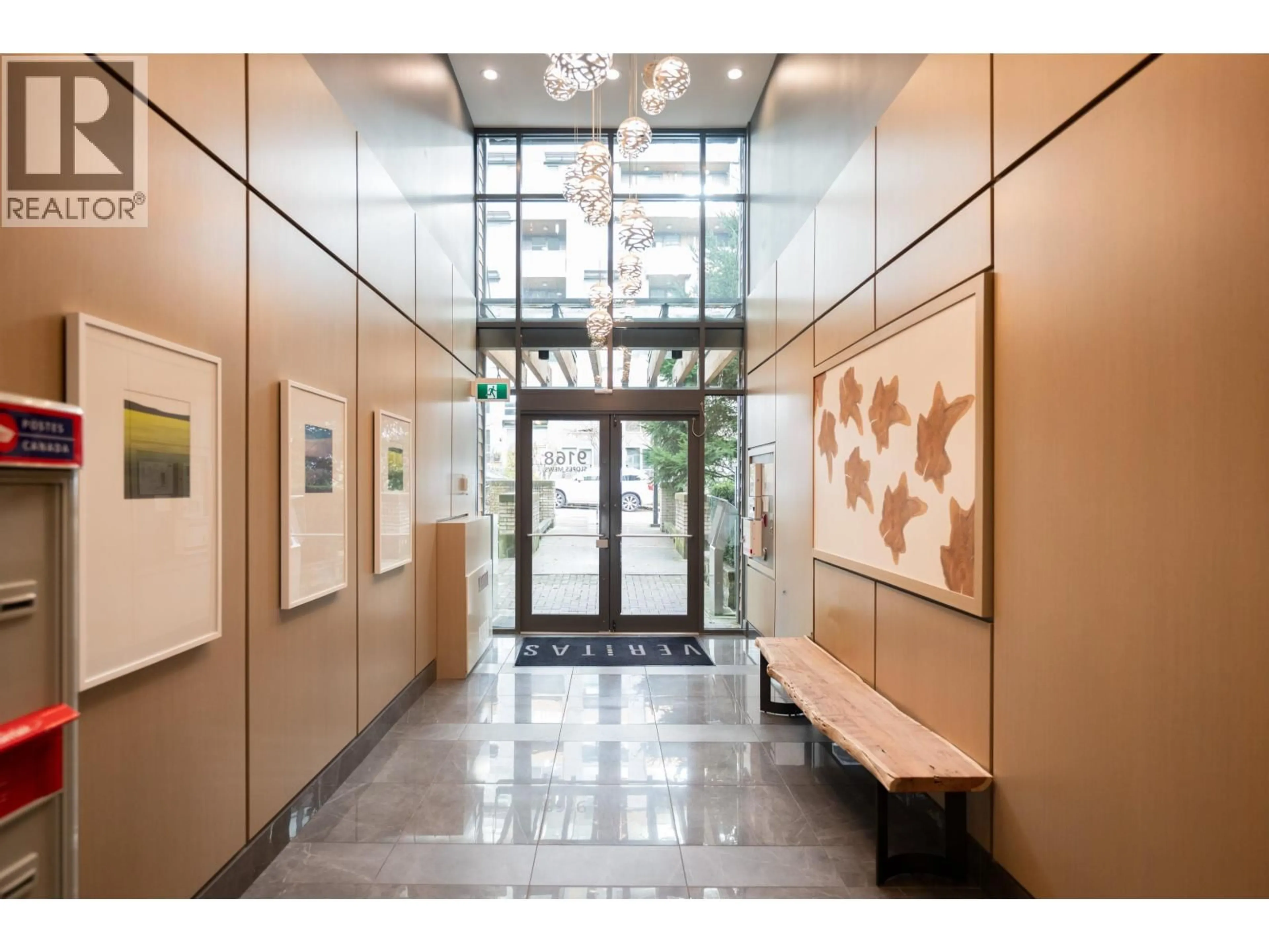 Indoor foyer for 306 - 9168 SLOPES MEWS, Burnaby British Columbia V5A0E4