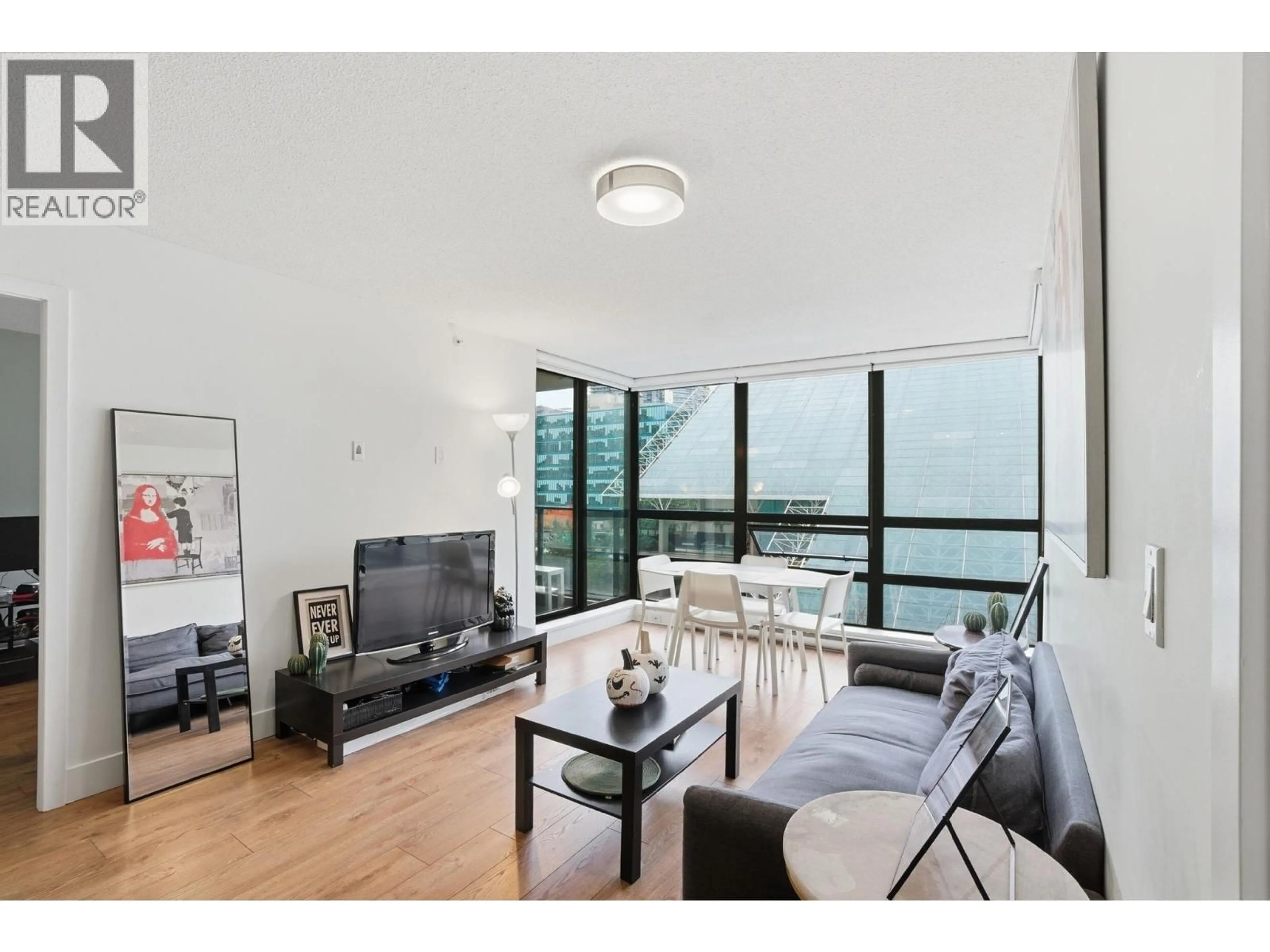 Living room with furniture, unknown for 602 - 933 HORNBY STREET, Vancouver British Columbia V6Z3G4