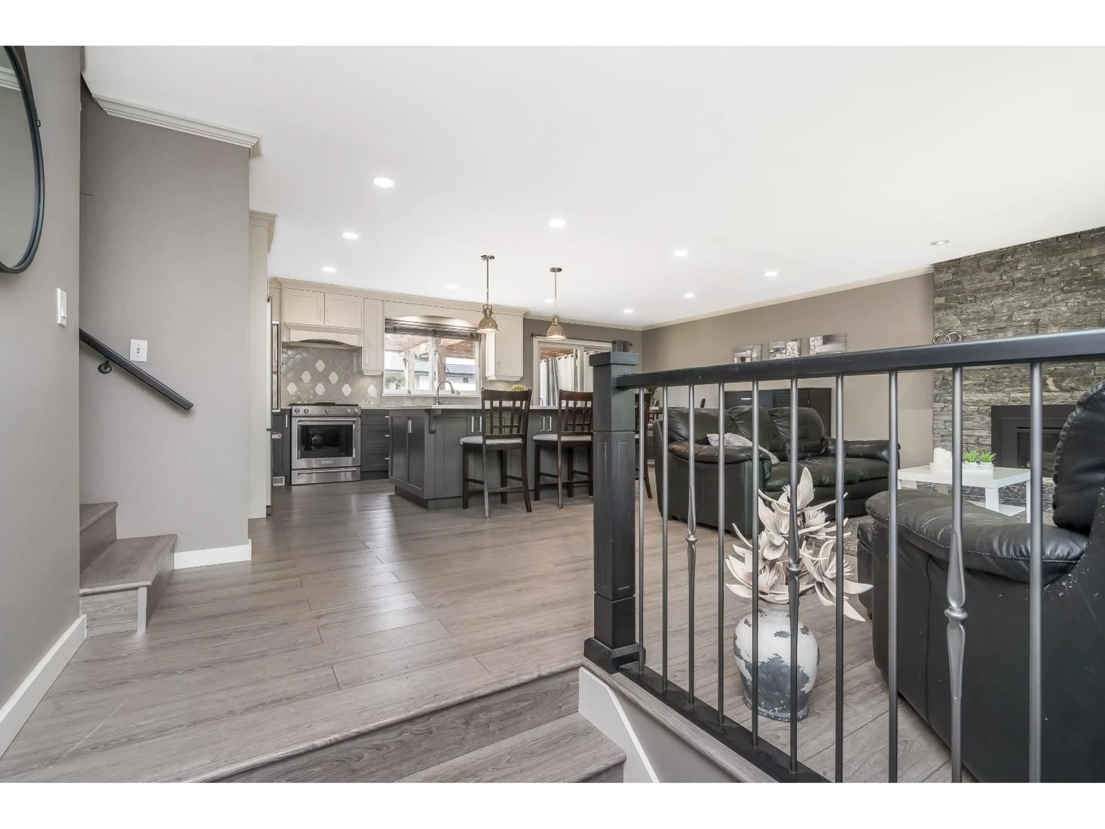 Open concept kitchen, ceramic/tile floor for 19934 45A, Langley British Columbia V3A5R9