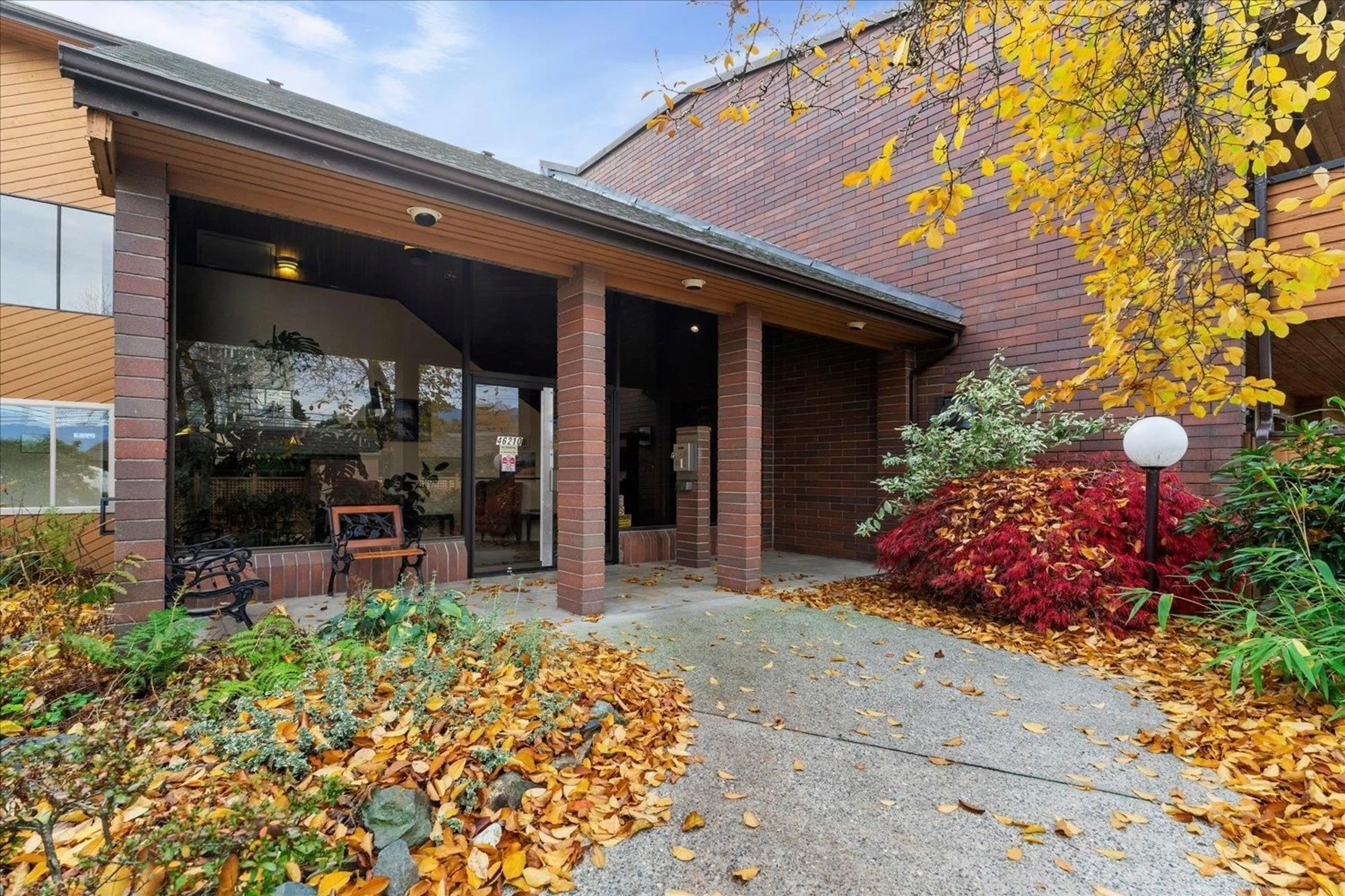 Indoor foyer for 209 - 46210 CHILLIWACK CENTRAL ROAD, Chilliwack British Columbia V2P1J8