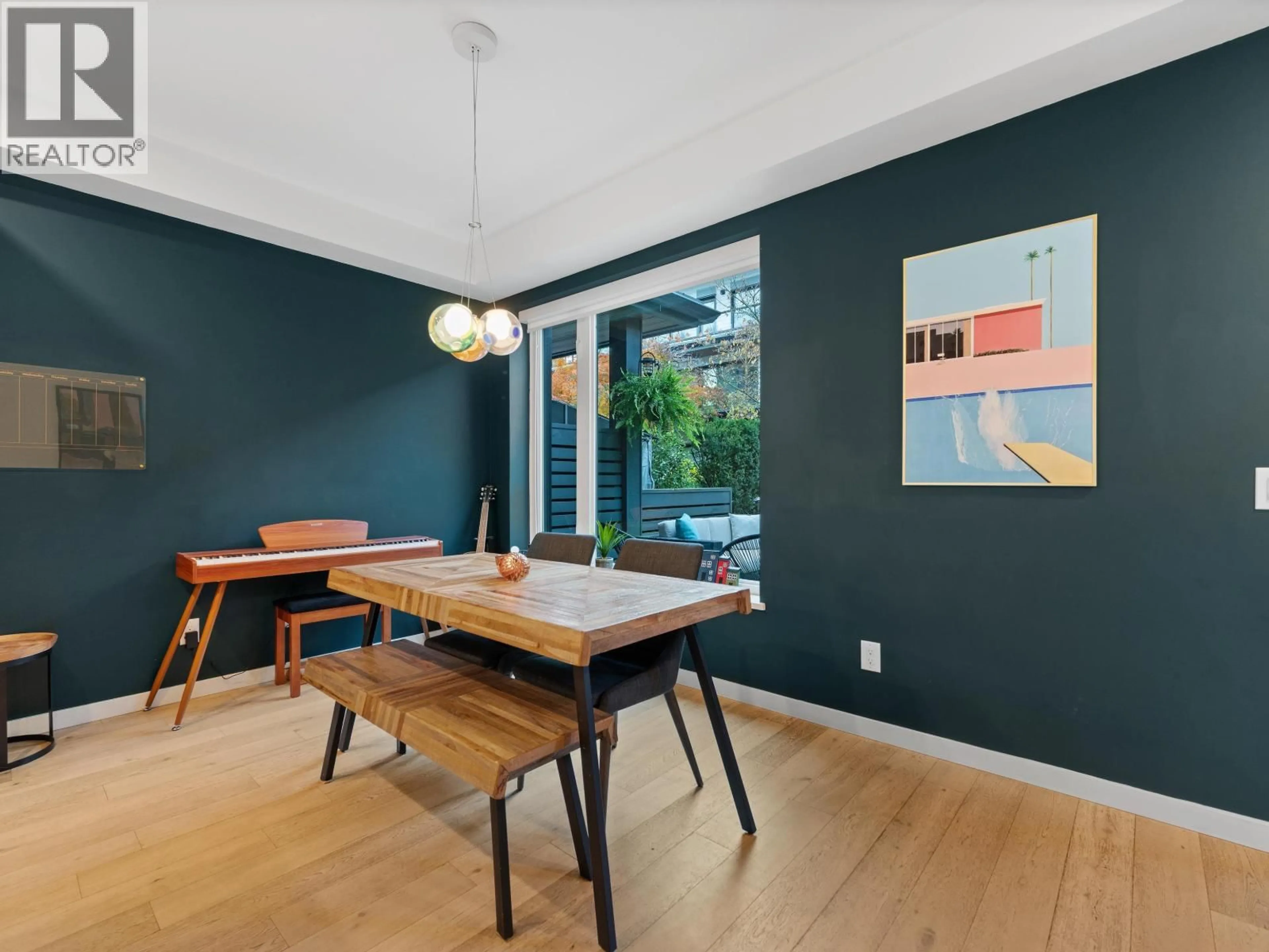 Dining room, wood/laminate floor for 5 - 528 2ND STREET, North Vancouver British Columbia V7L0G8