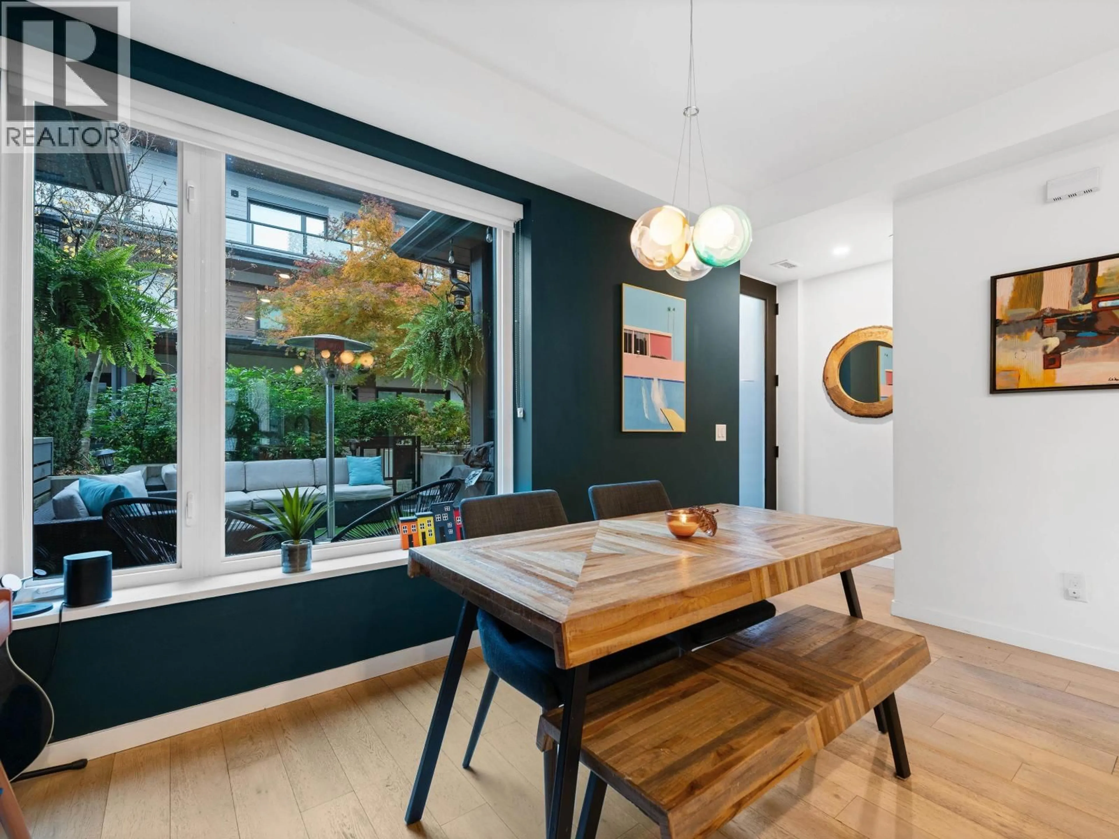 Dining room, wood/laminate floor for 5 - 528 2ND STREET, North Vancouver British Columbia V7L0G8