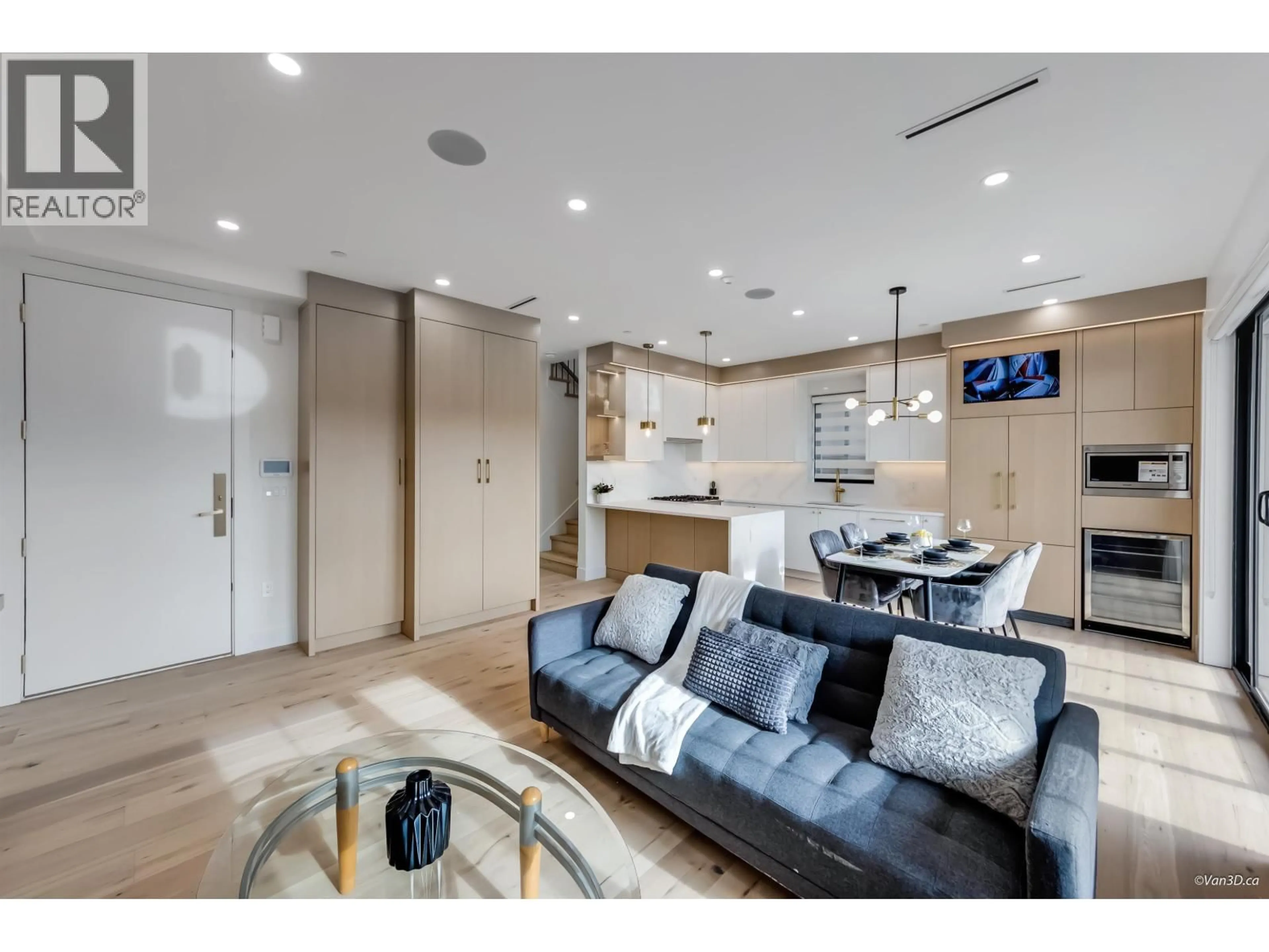 Unknown for 2 - 150 51 AVENUE, Vancouver British Columbia V5X1C3