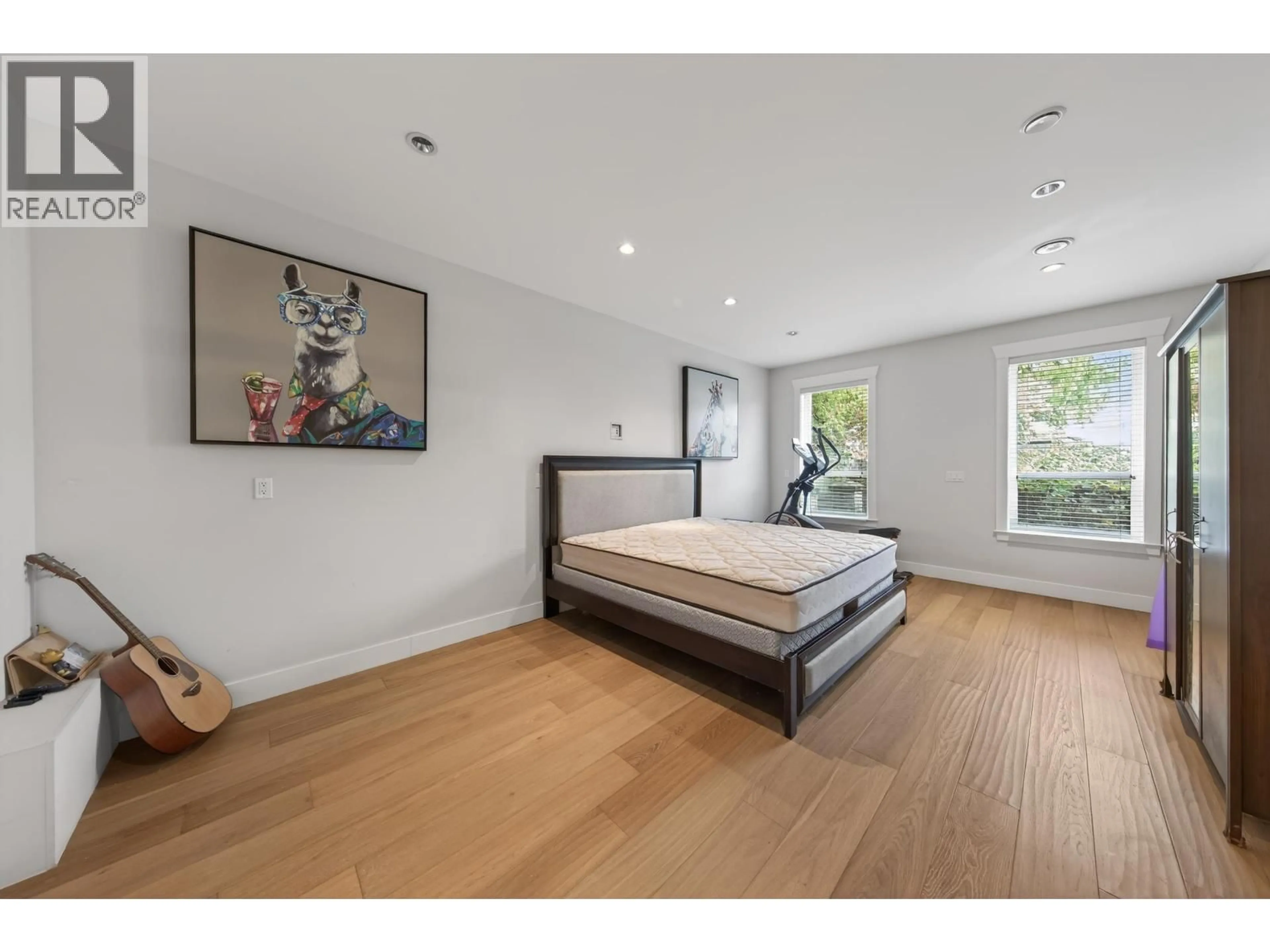 Bedroom with bed, wood/laminate floor for 4117 WILLIAMS ROAD, Richmond British Columbia V7E1J7