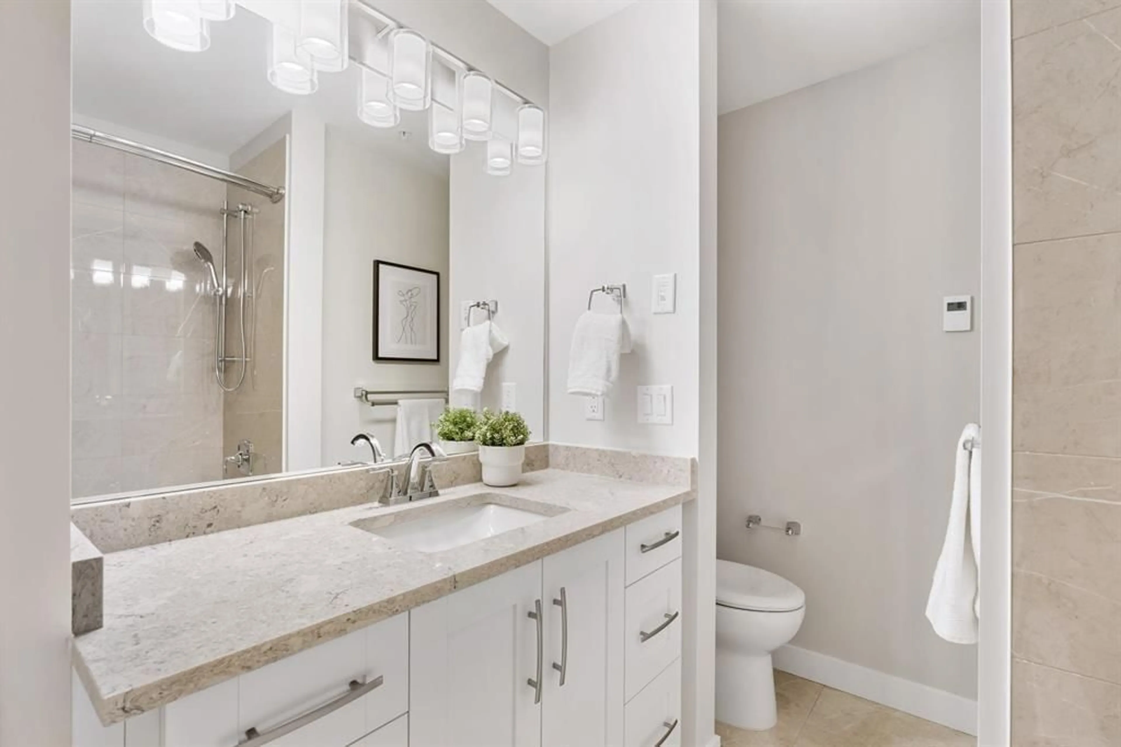 Contemporary bathroom, ceramic/tile floor for 120 - 20932 83 AVENUE, Langley British Columbia V2Y2C4