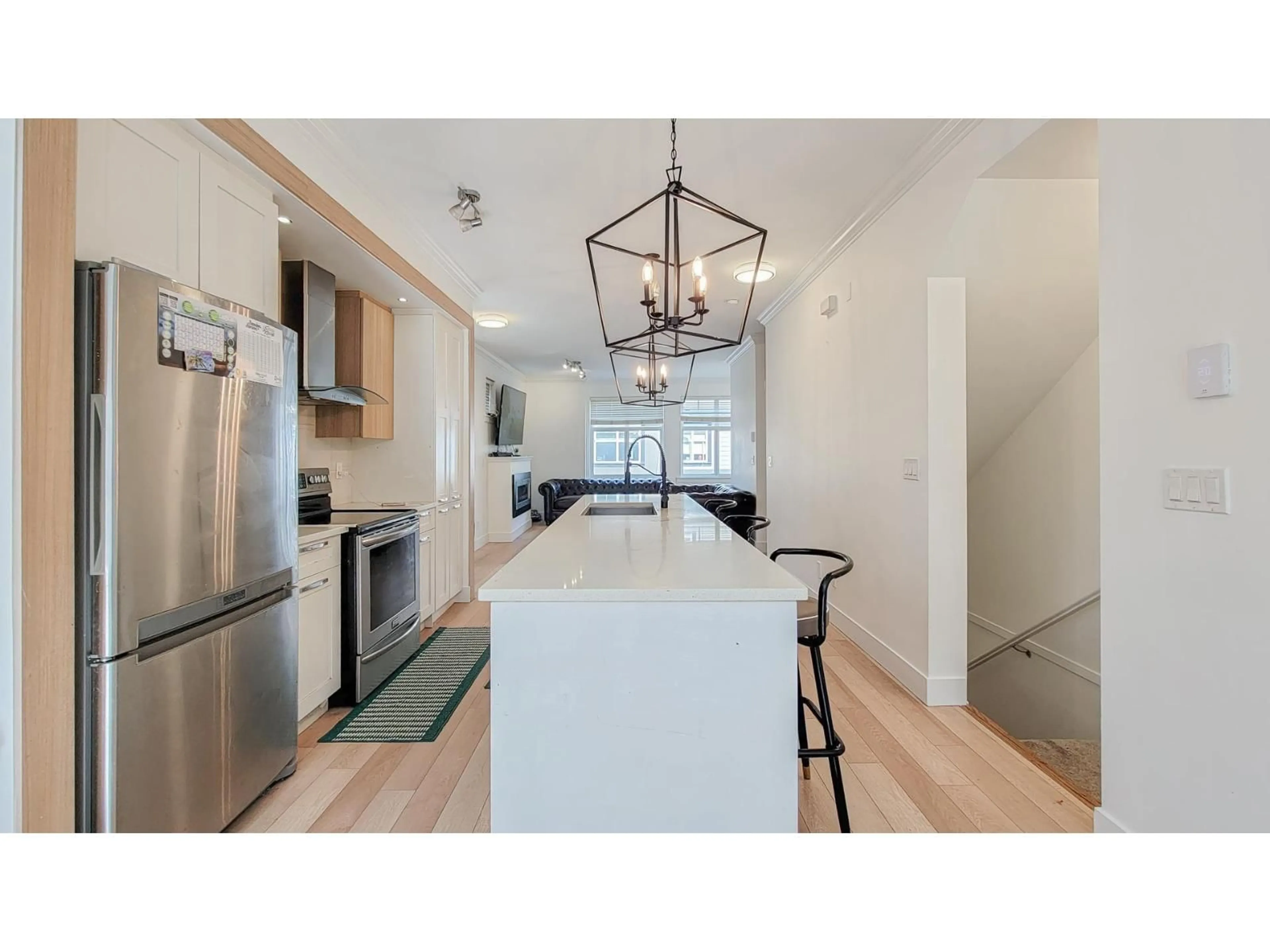 Open concept kitchen, wood/laminate floor for 11 - 6350 142 STREET, Surrey British Columbia V3X1B8