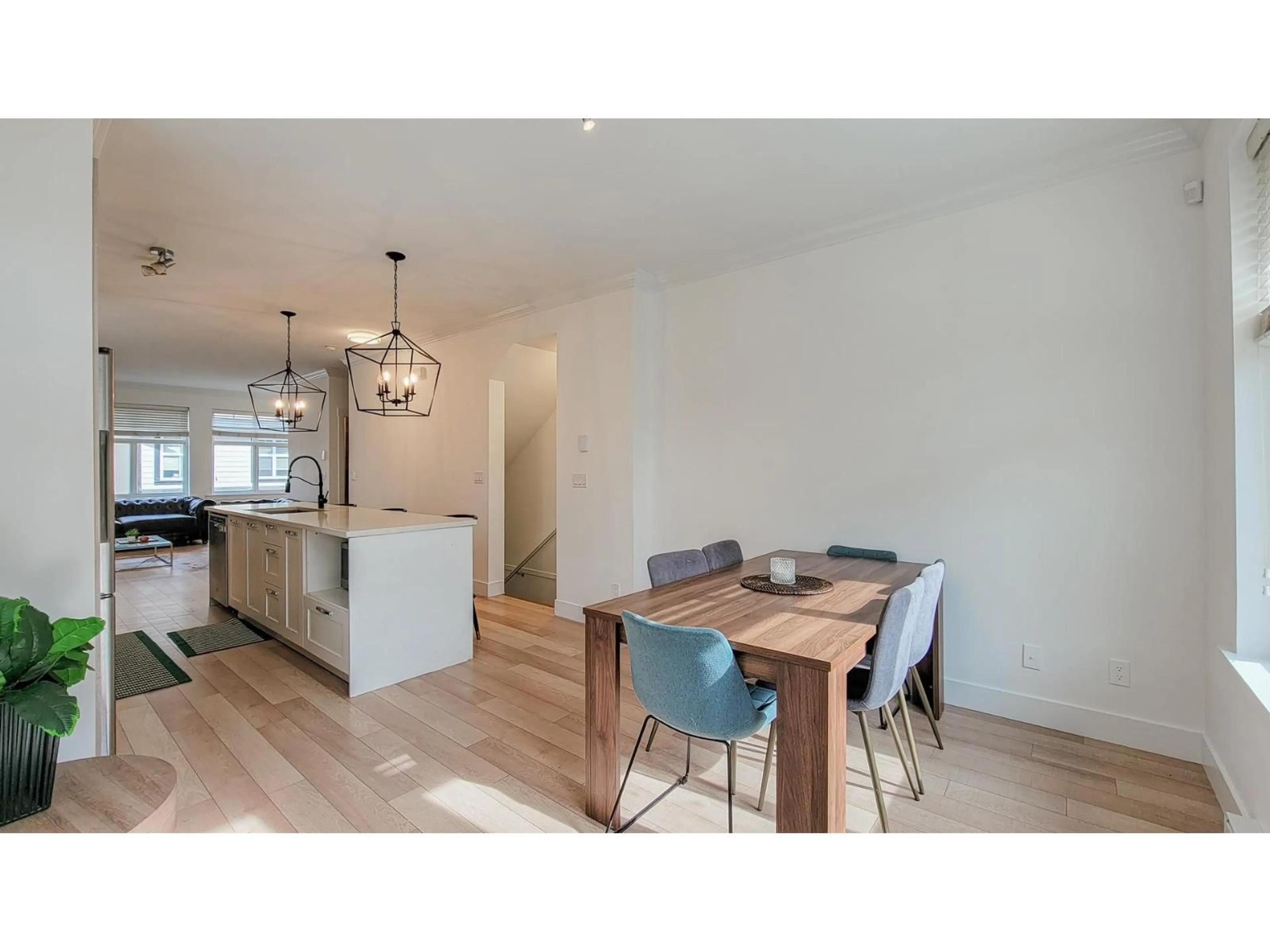 Open concept kitchen, wood/laminate floor for 11 - 6350 142 STREET, Surrey British Columbia V3X1B8
