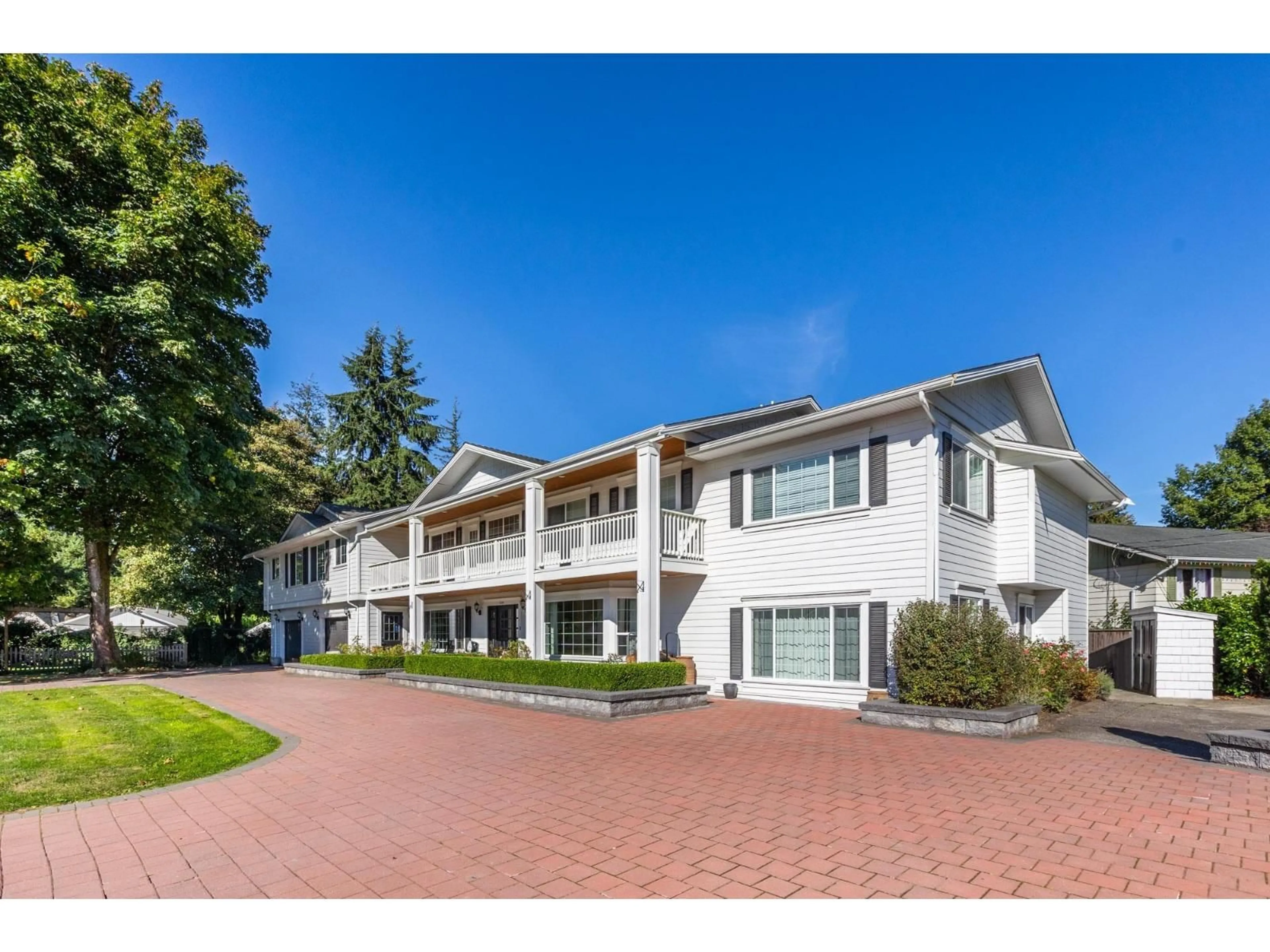 A pic from outside/outdoor area/front of a property/back of a property/a pic from drone, unknown for 23201 88, Langley British Columbia V1M2S5