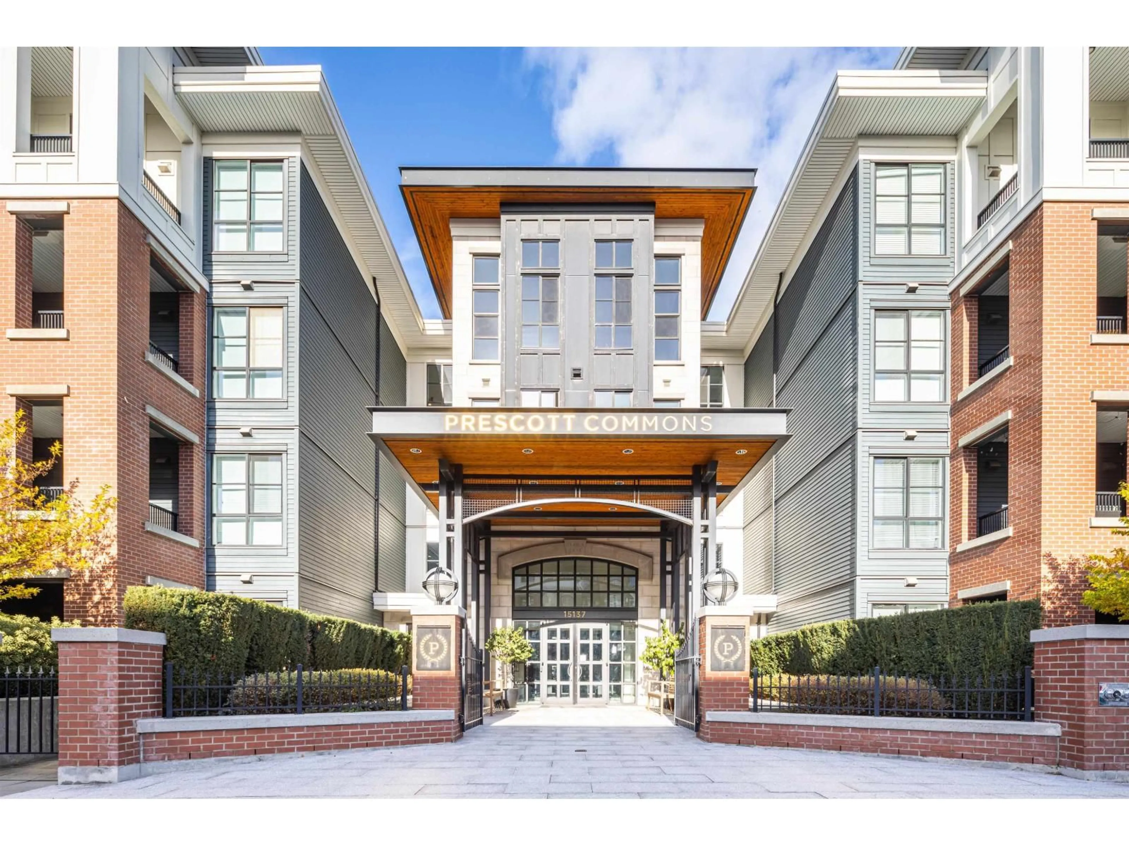 Indoor foyer for 411 - 15137 33, Surrey British Columbia V3Z0Y1