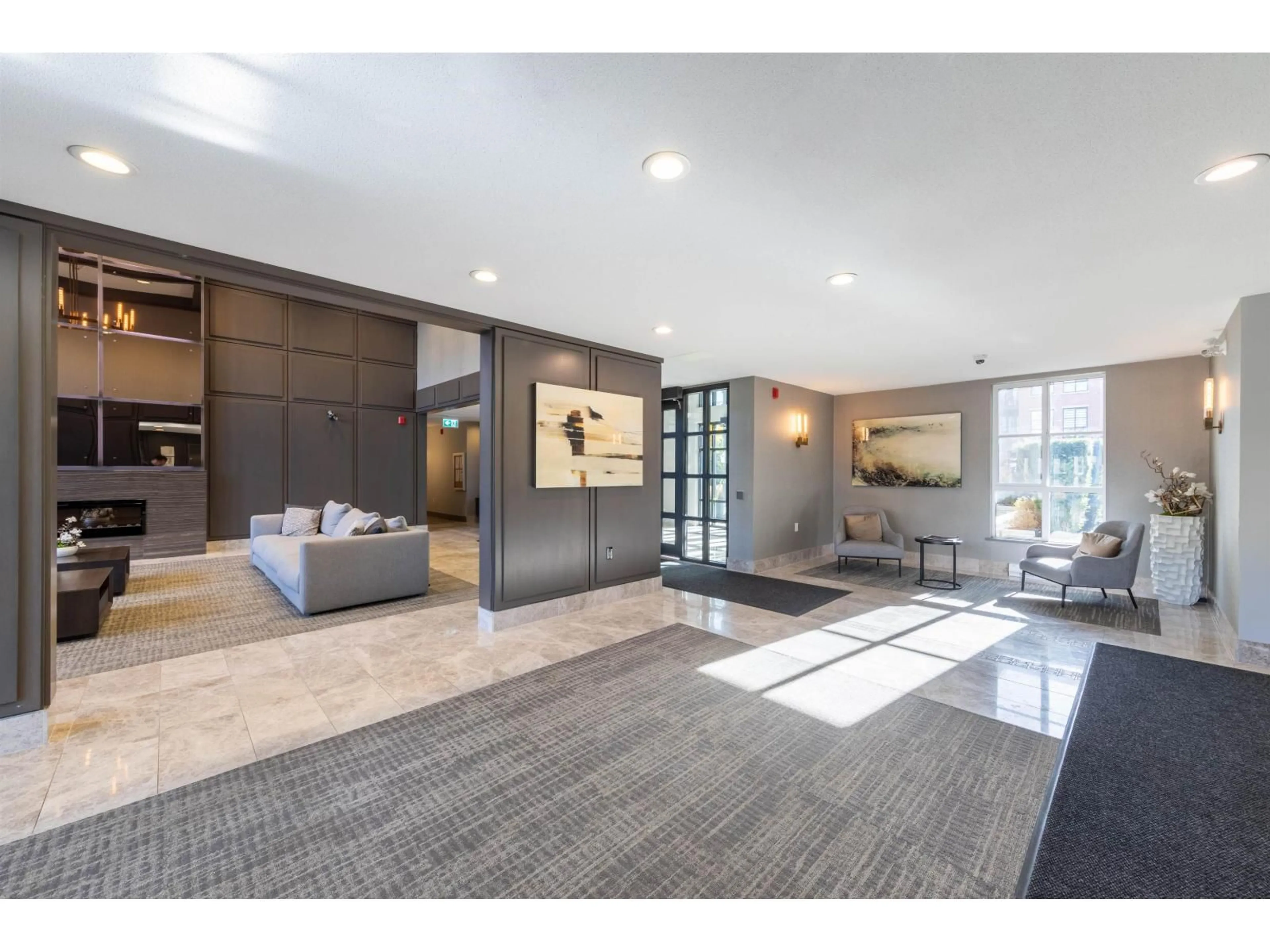 Indoor foyer for 411 - 15137 33, Surrey British Columbia V3Z0Y1