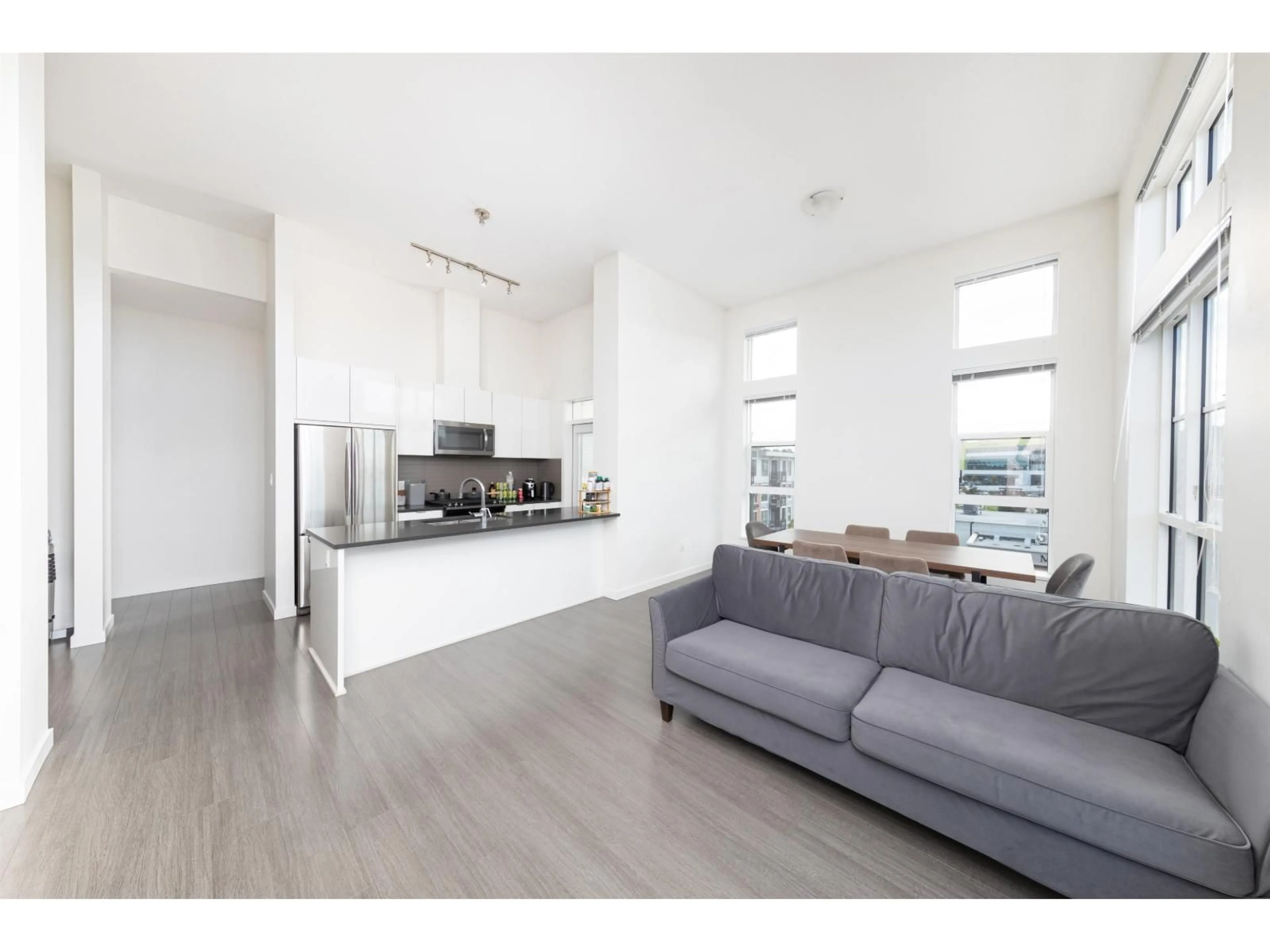 Open concept kitchen, unknown for 411 - 15137 33, Surrey British Columbia V3Z0Y1