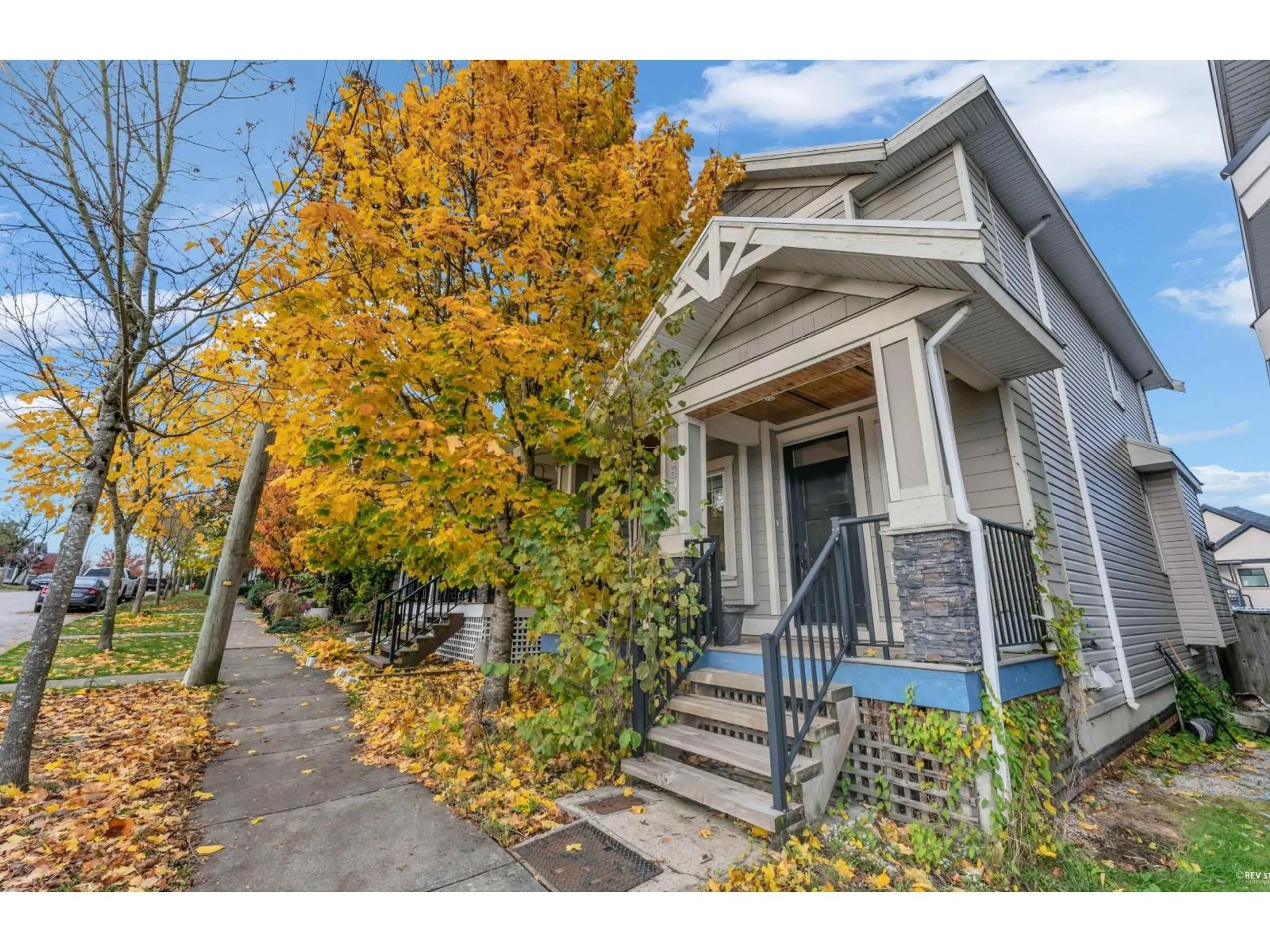 Home with vinyl exterior material, street for 14691 59A, Surrey British Columbia V3S1P9