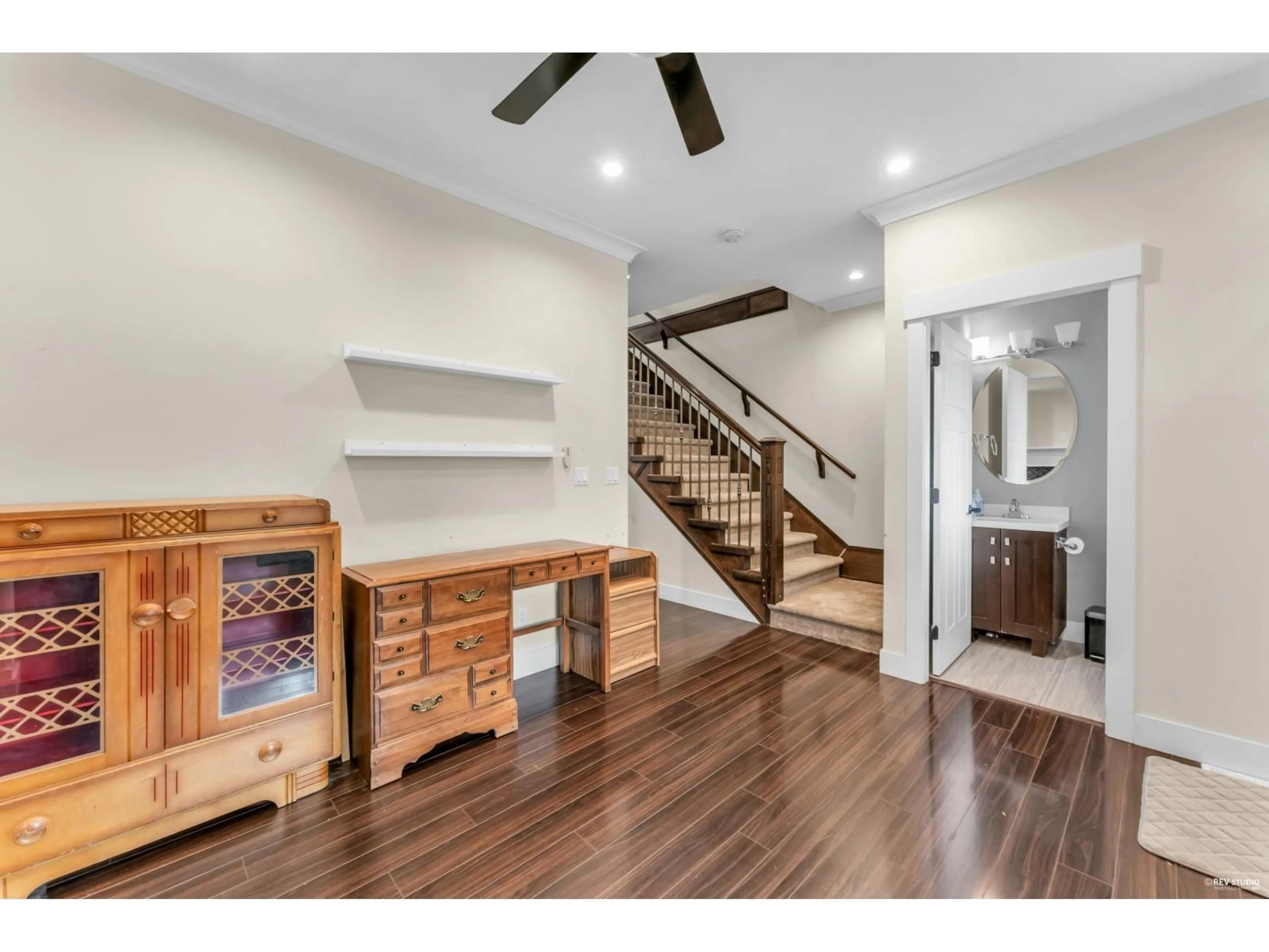 Indoor entryway for 14691 59A, Surrey British Columbia V3S1P9