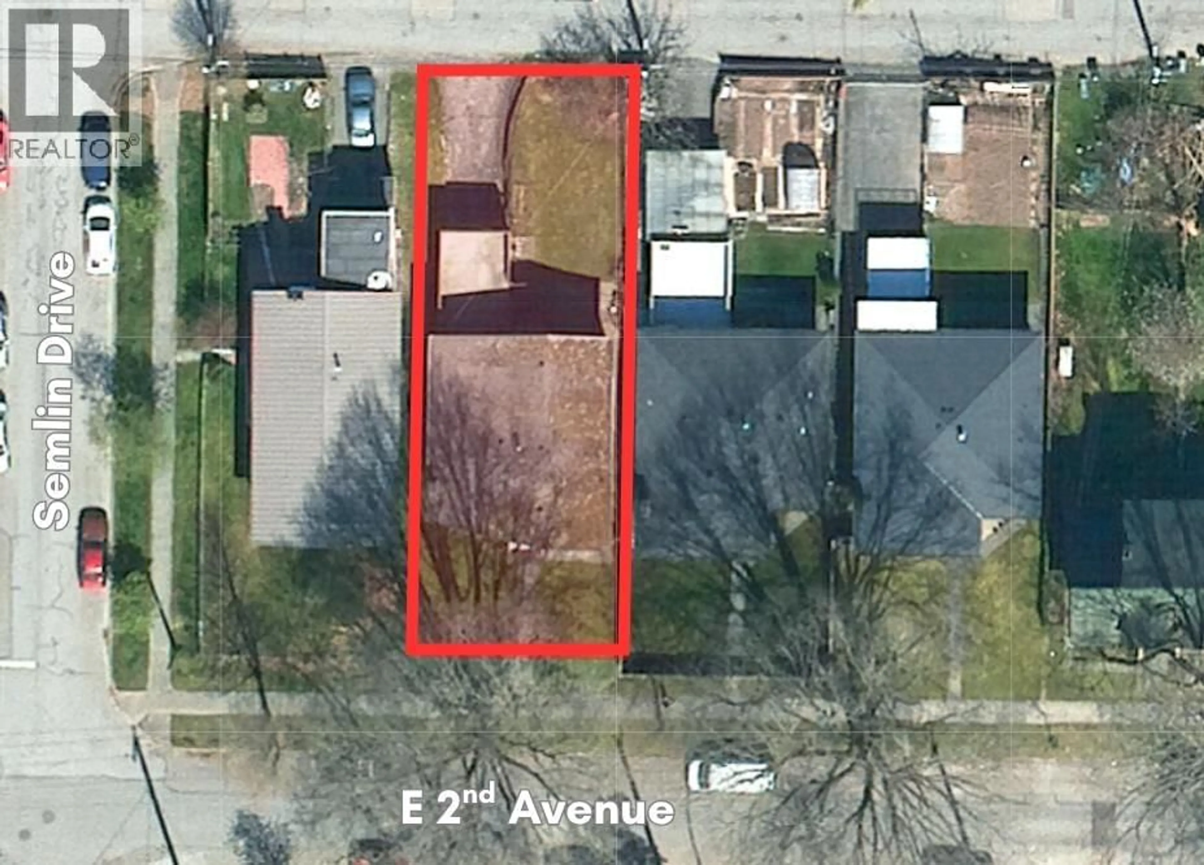 A pic from outside/outdoor area/front of a property/back of a property/a pic from drone, street for 2007 2ND AVENUE, Vancouver British Columbia V5N1E6