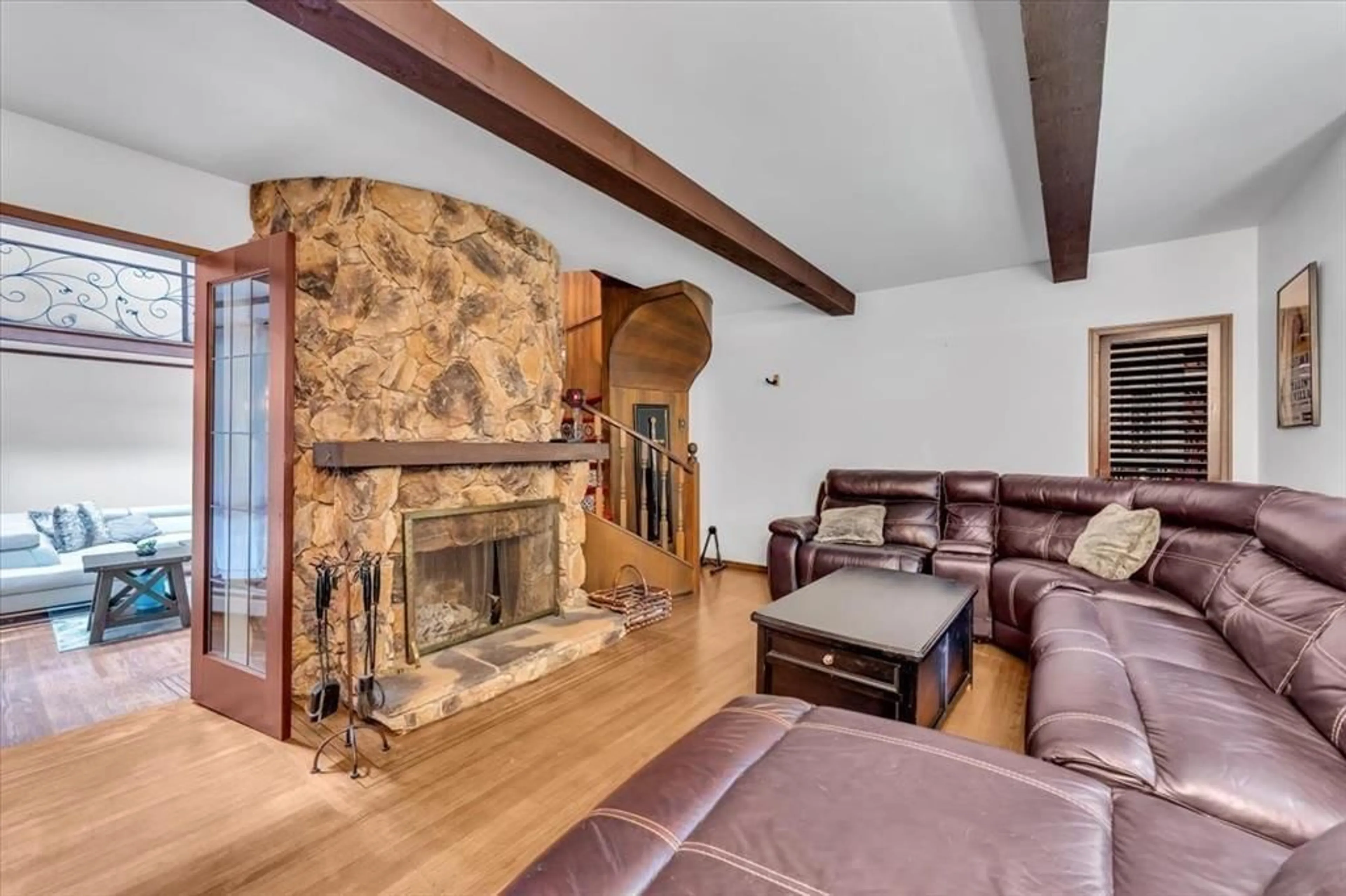 Living room with furniture, unknown for 20077 FERNRIDGE, Langley British Columbia V2Z1X4