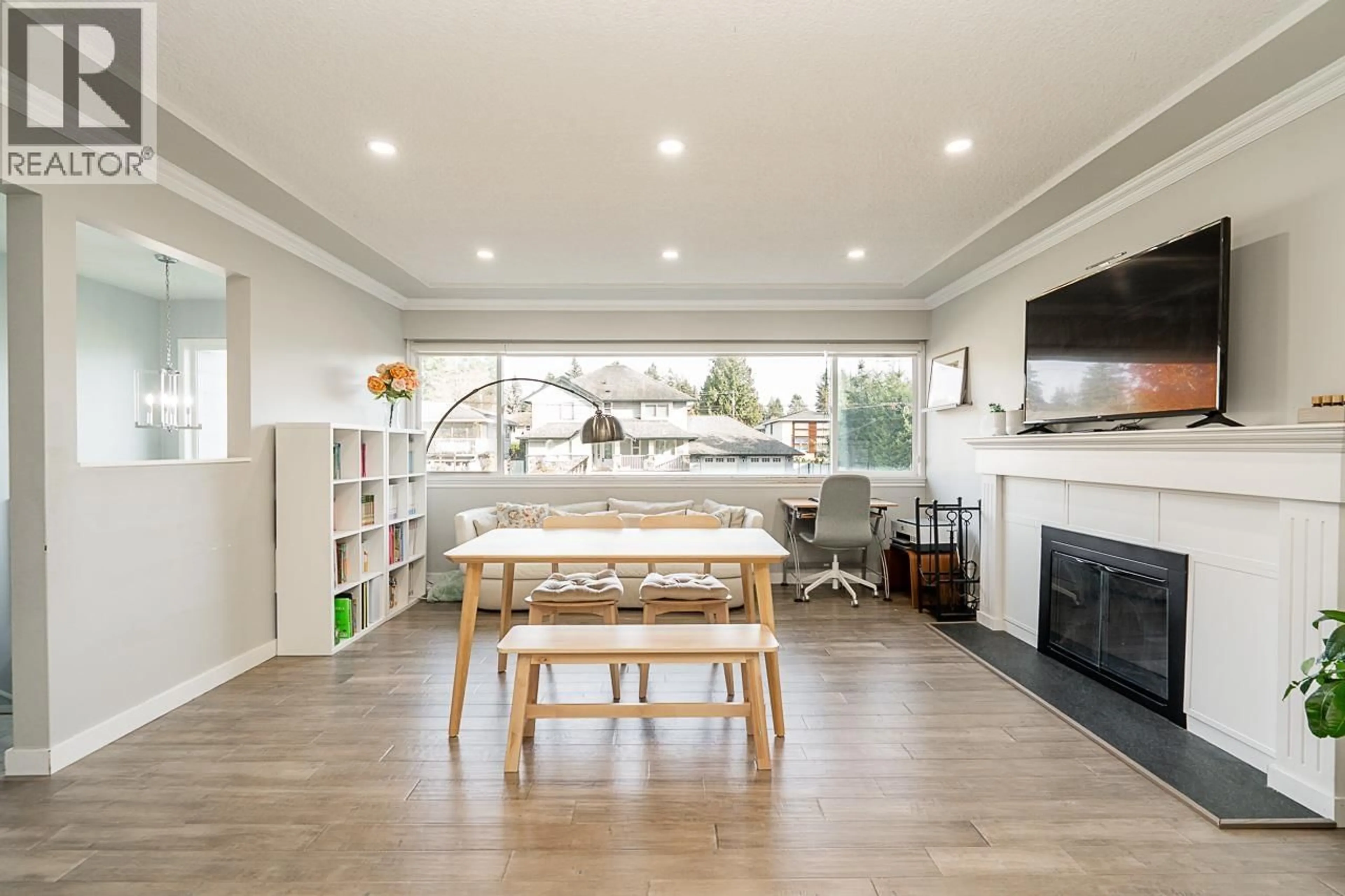 Open concept kitchen, wood/laminate floor for 428 MIDVALE STREET, Coquitlam British Columbia V3K5H5