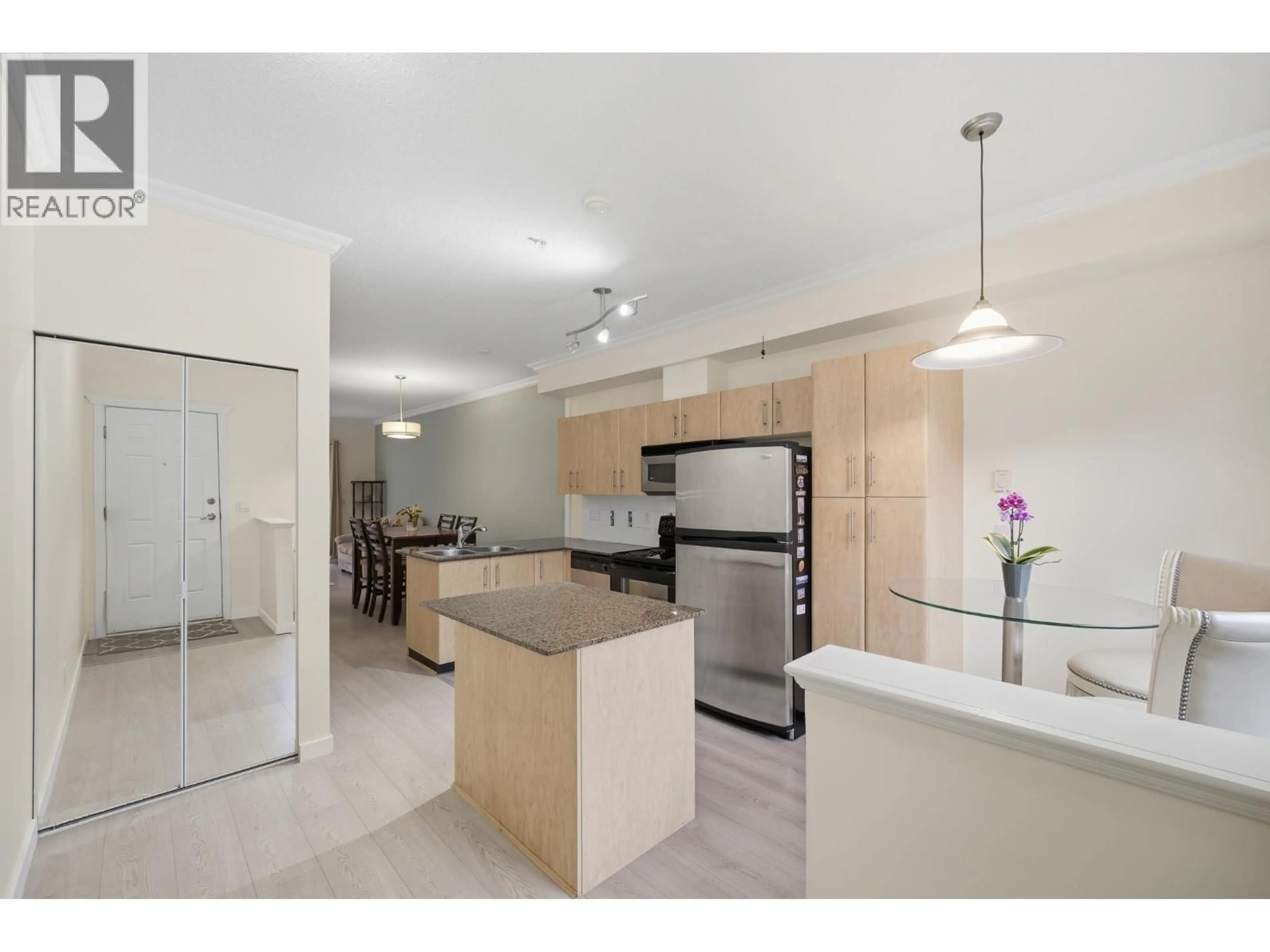 Standard kitchen, unknown for 15 - 730 FARROW STREET, Coquitlam British Columbia V3J7Y7