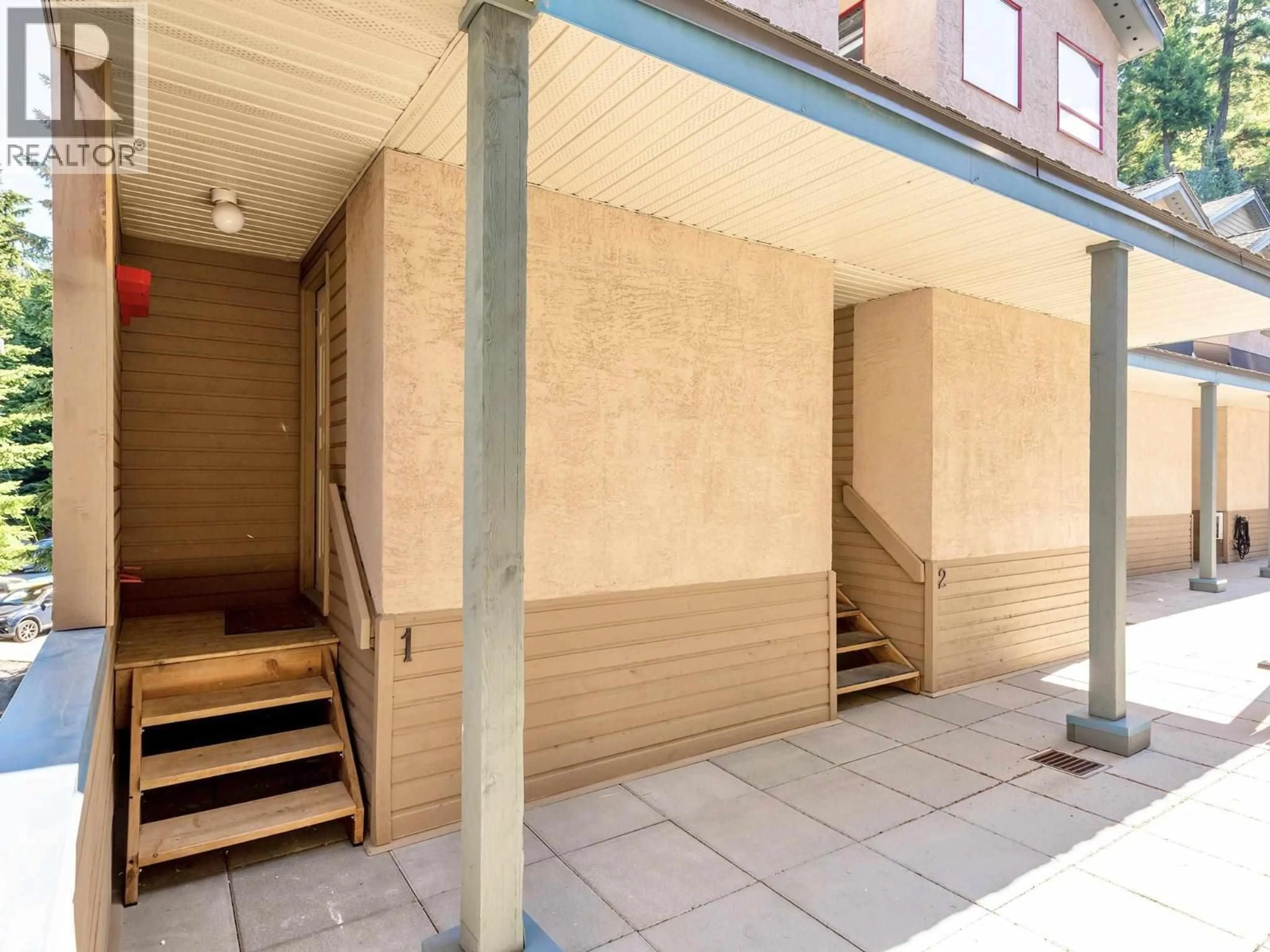 Indoor foyer for 1 - 2101 WHISTLER ROAD, Whistler British Columbia V8E0R3