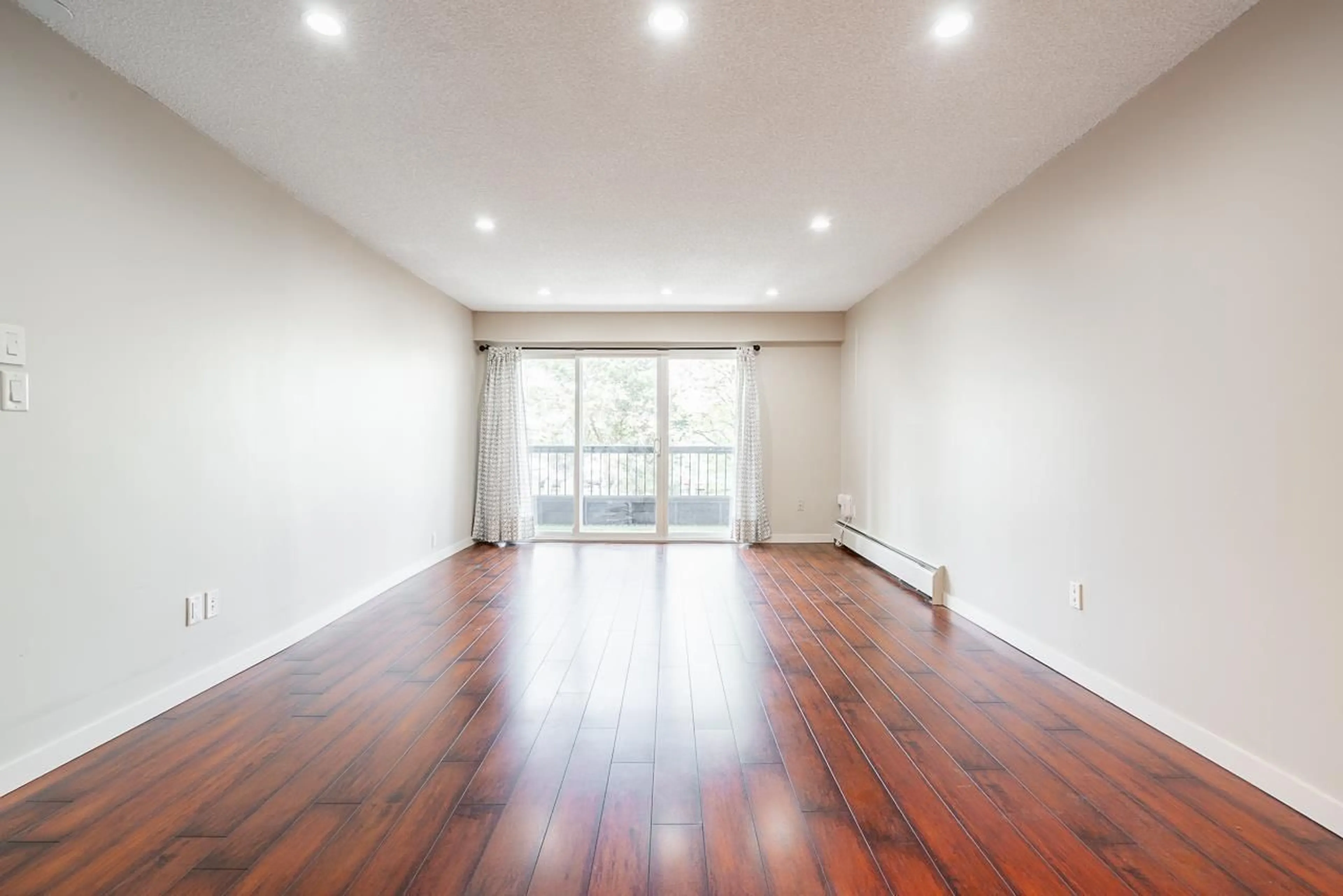 A pic of a room for 212 - 13530 HILTON, Surrey British Columbia V3R5J4