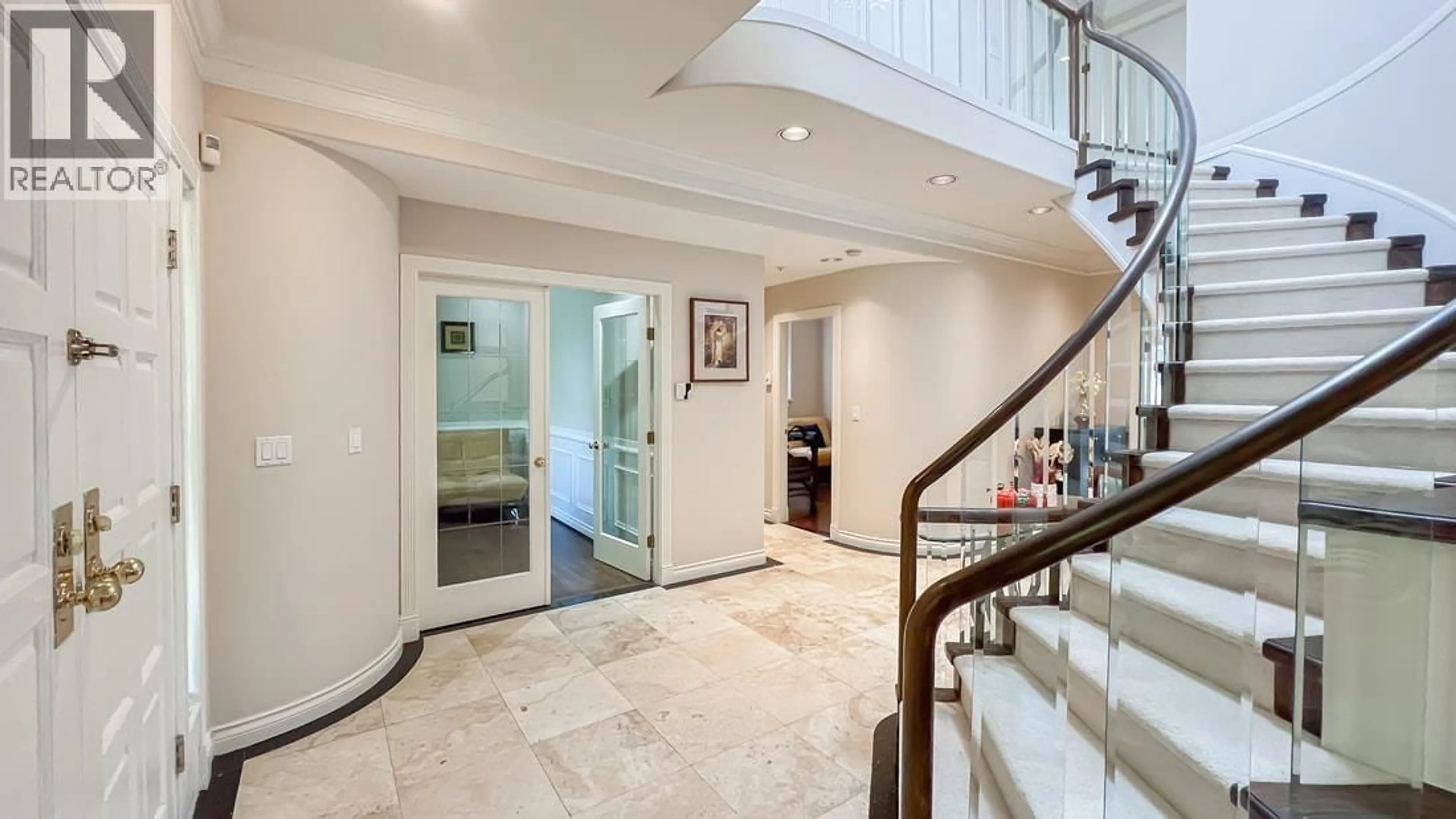 Indoor foyer for 1556 62ND AVENUE, Vancouver British Columbia V6P2E9