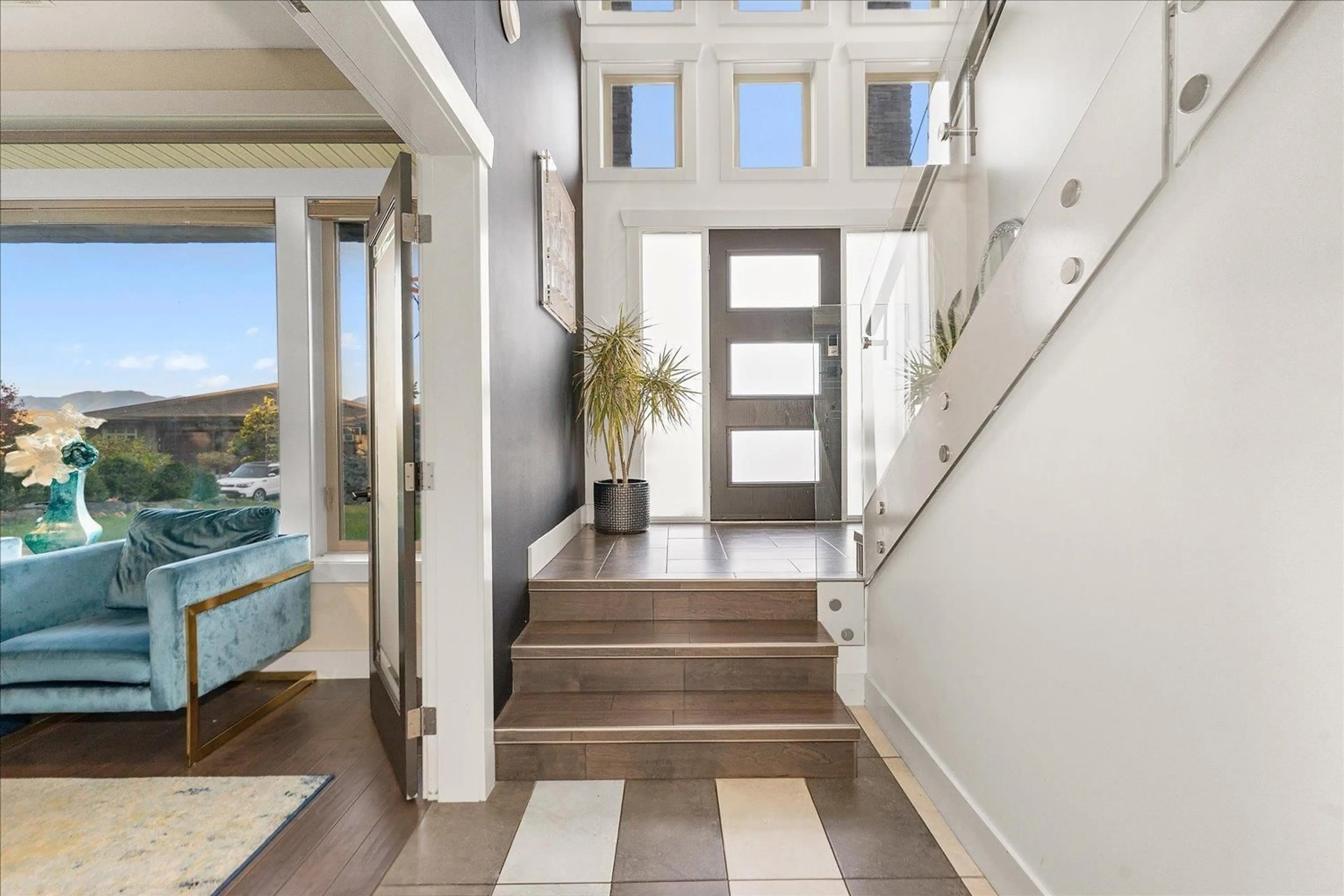 Indoor entryway for 216 - 51075 FALLS COURT, Chilliwack British Columbia V4Z1K7