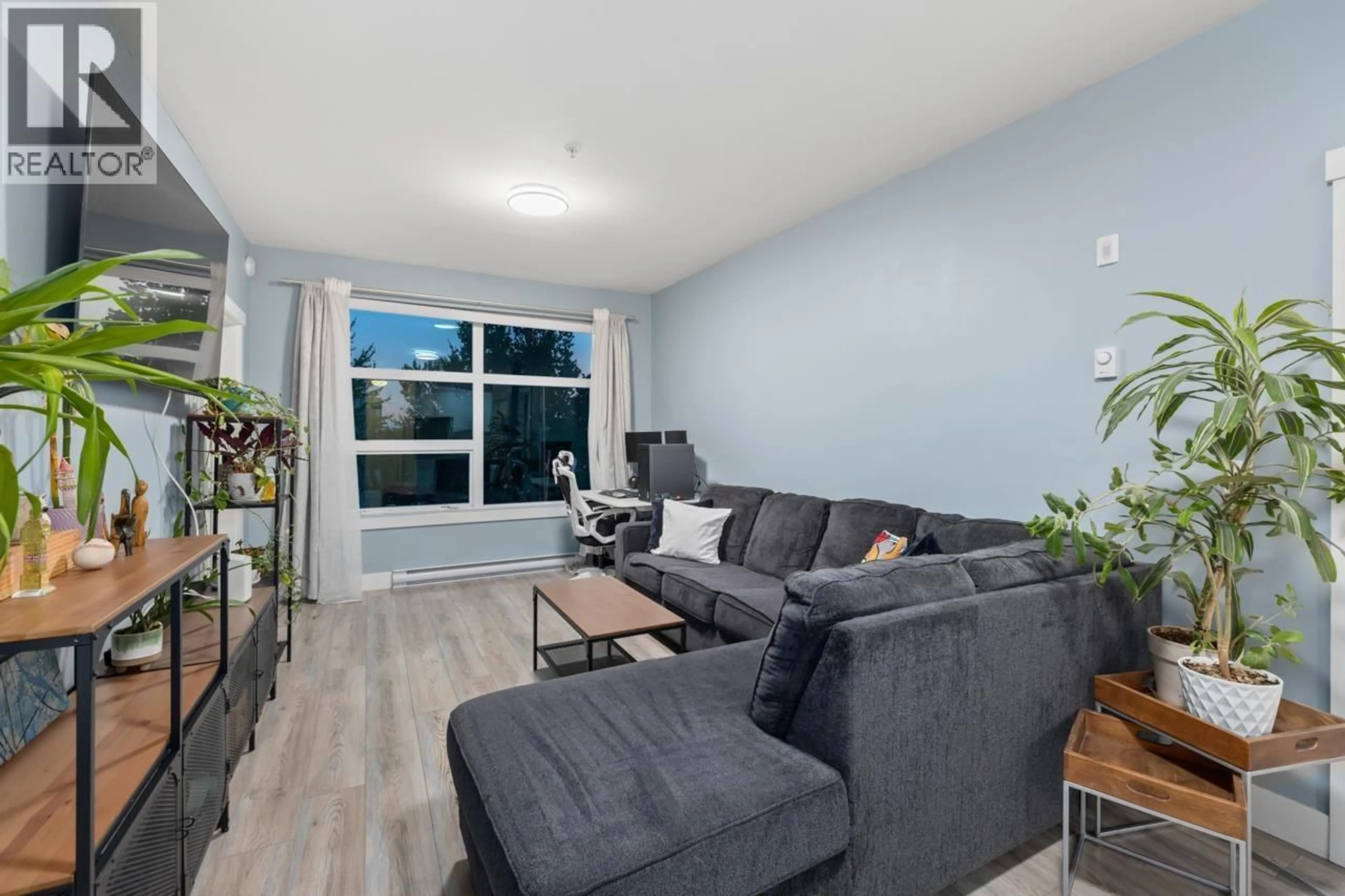 Living room with furniture, unknown for 306 - 22577 ROYAL CRESCENT, Maple Ridge British Columbia V2X2M2