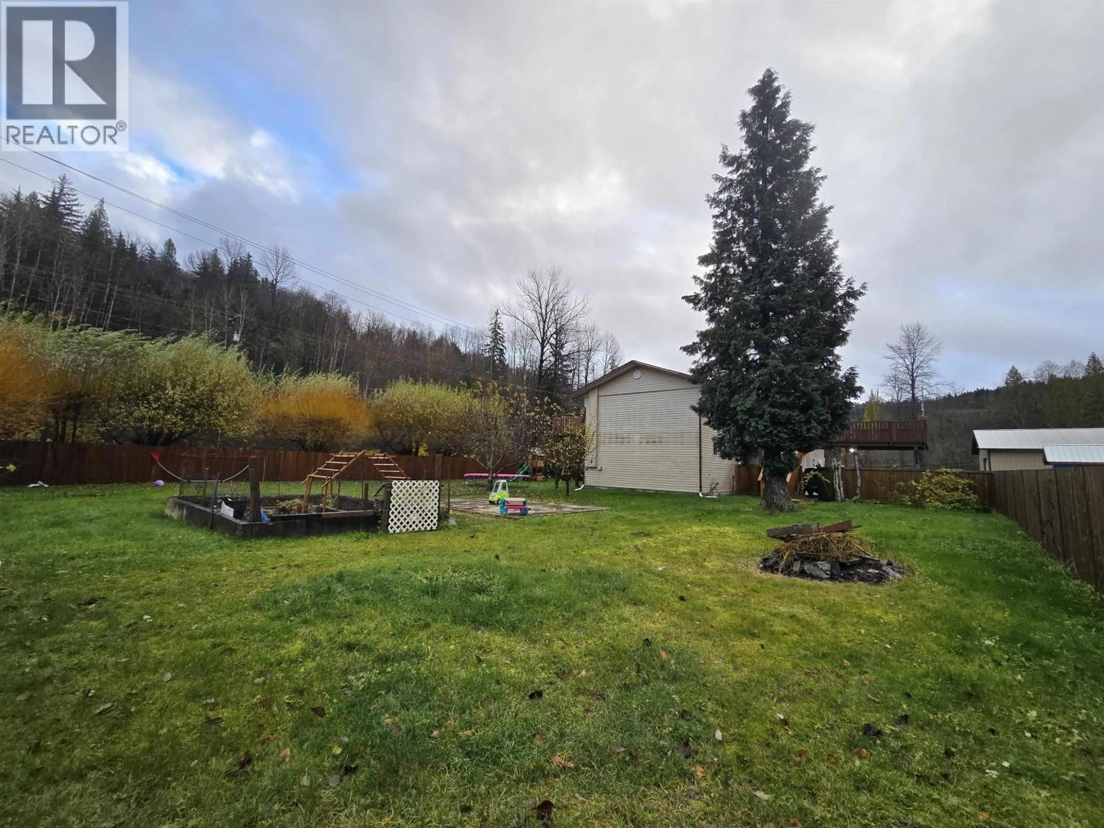 A pic from outside/outdoor area/front of a property/back of a property/a pic from drone, unknown for 2165 QUEENSWAY DRIVE, Terrace British Columbia V8G3W7