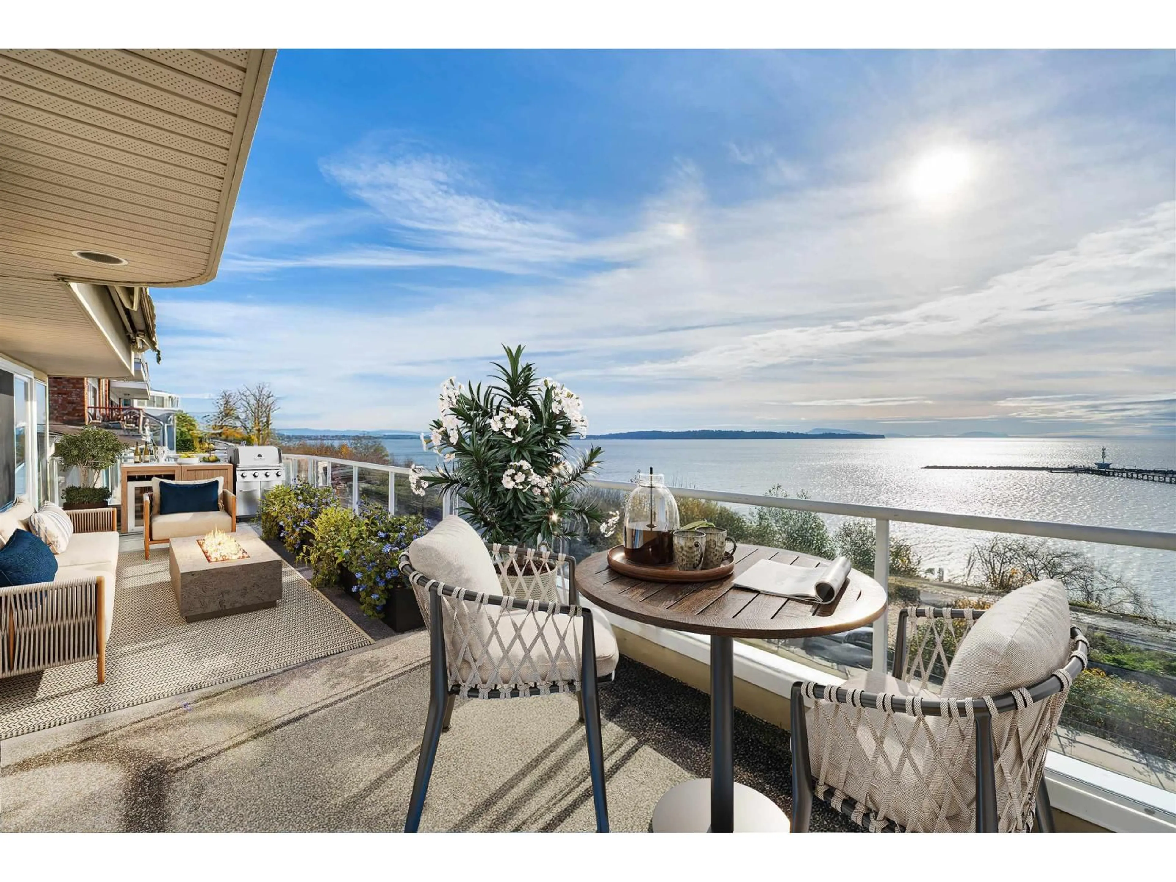 Patio, water/lake/river/ocean view for 3 - 15129 MARINE, White Rock British Columbia V4B1C5