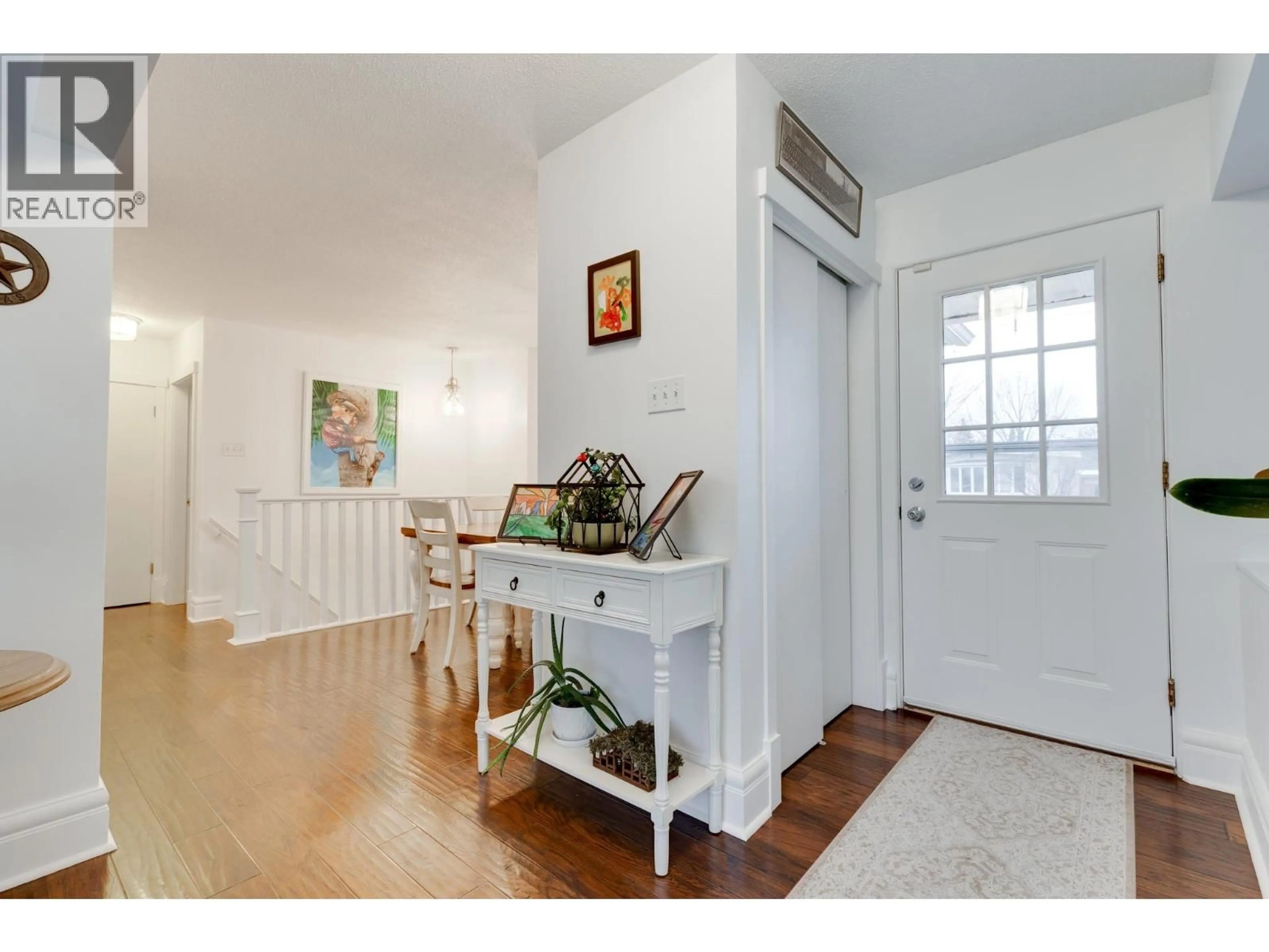 Indoor entryway for 358 NICHOLSON STREET, Prince George British Columbia V2M3H2