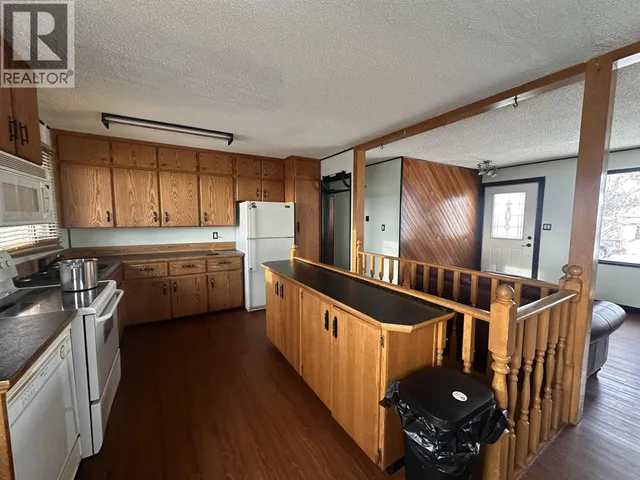 5204 TAMARACK CRESCENT, Fort Nelson 5