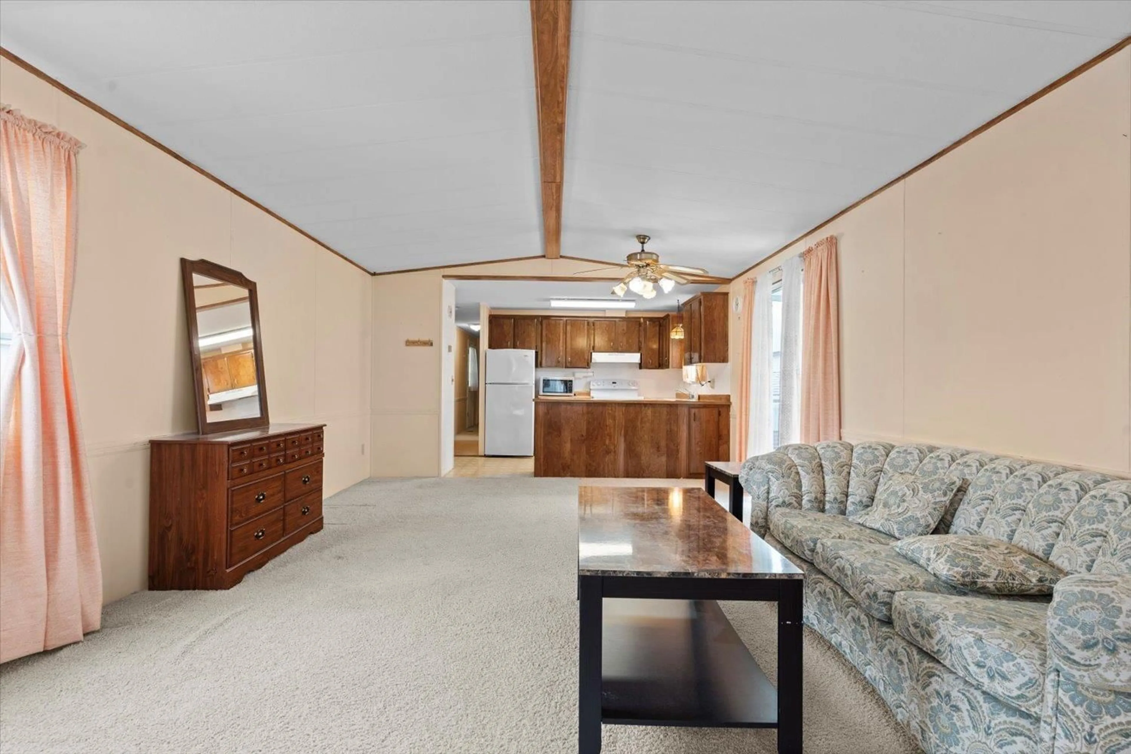 Living room with furniture, unknown for 33 - 9055 ASHWELL ROAD, Chilliwack British Columbia V2P6H4