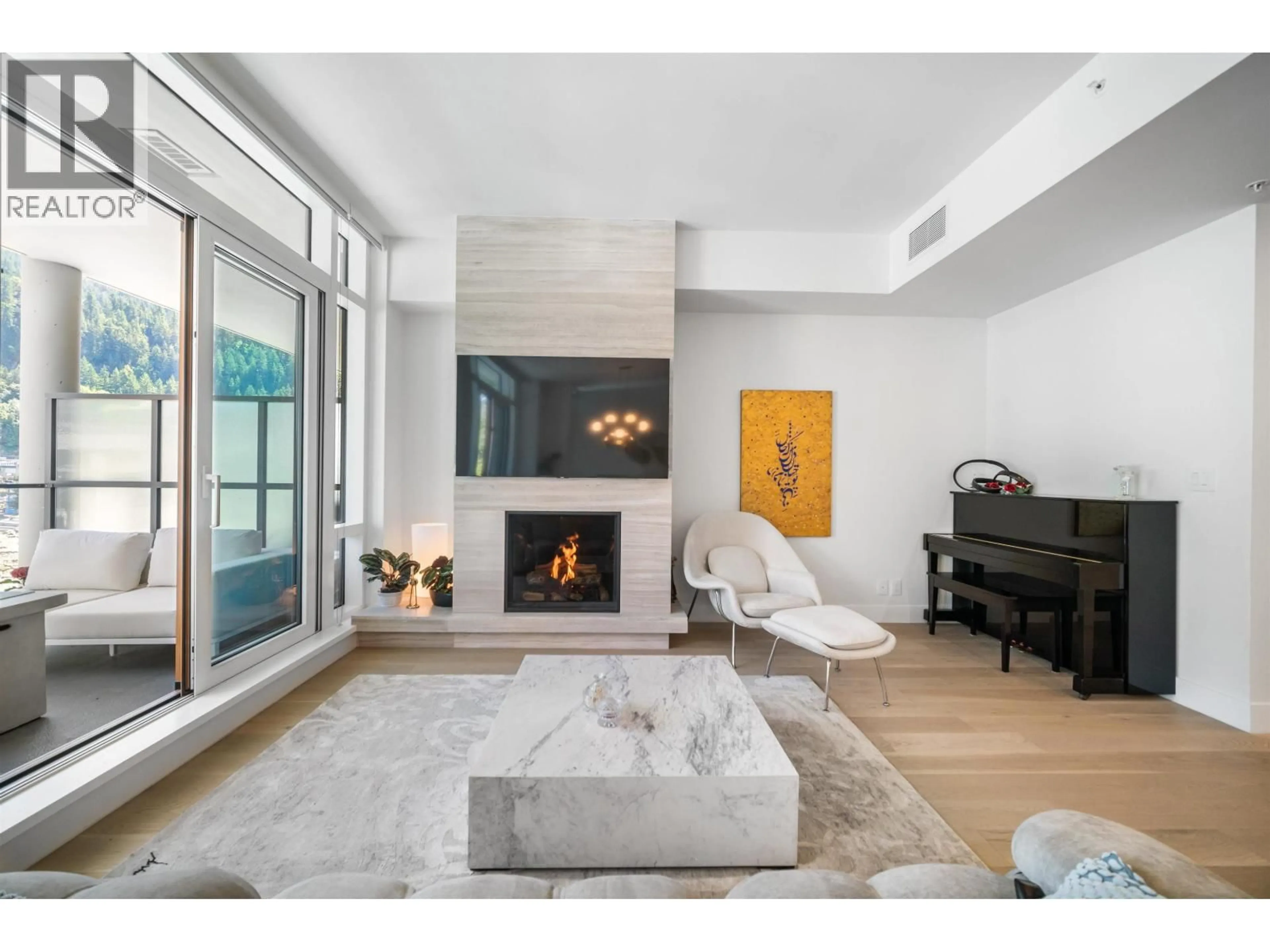 Living room with furniture, unknown for 301 - 6697 NELSON AVENUE, West Vancouver British Columbia V7W2B2