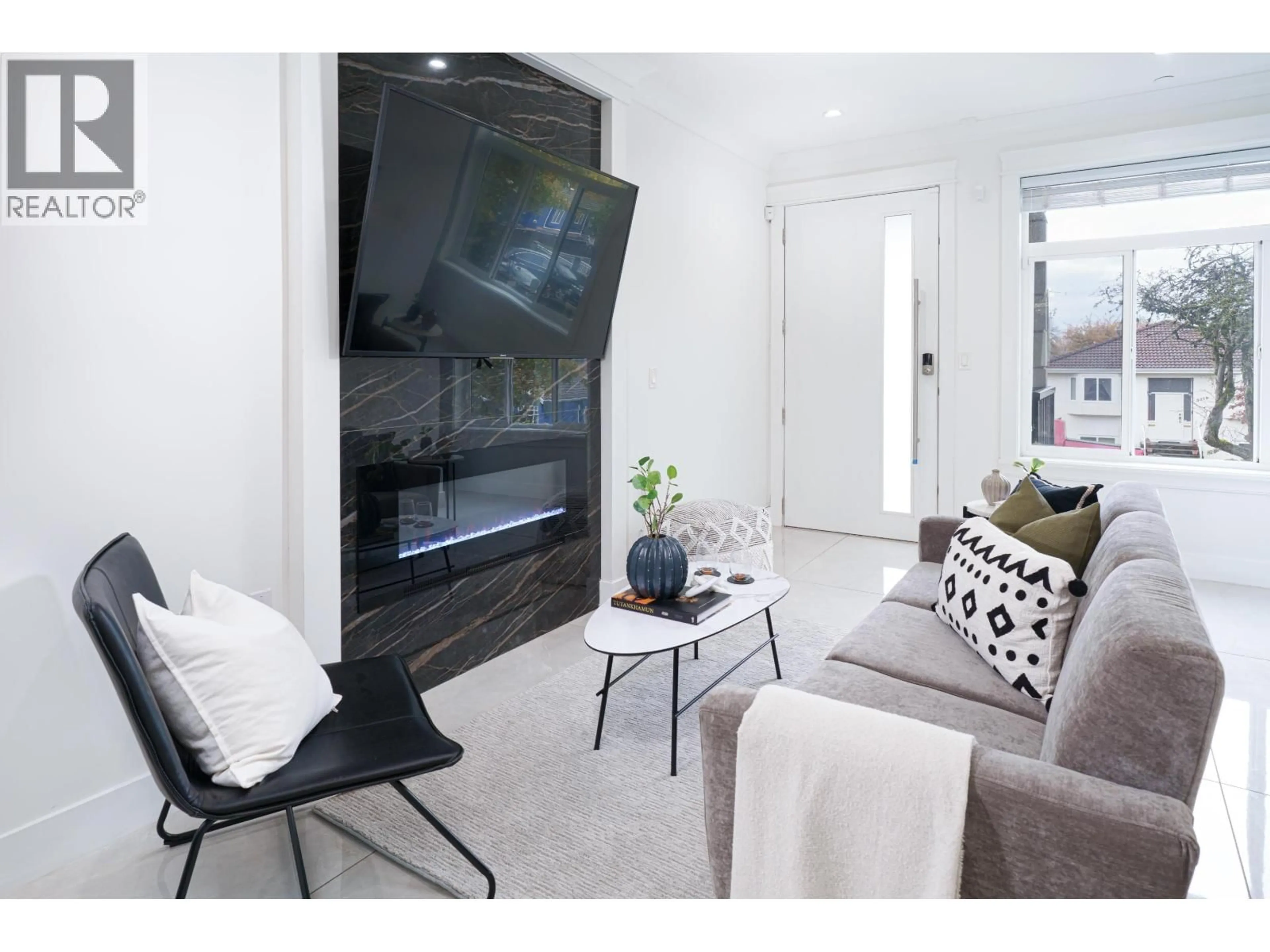 Living room with furniture, unknown for 3216 VIMY CRESCENT, Vancouver British Columbia V5M4B4