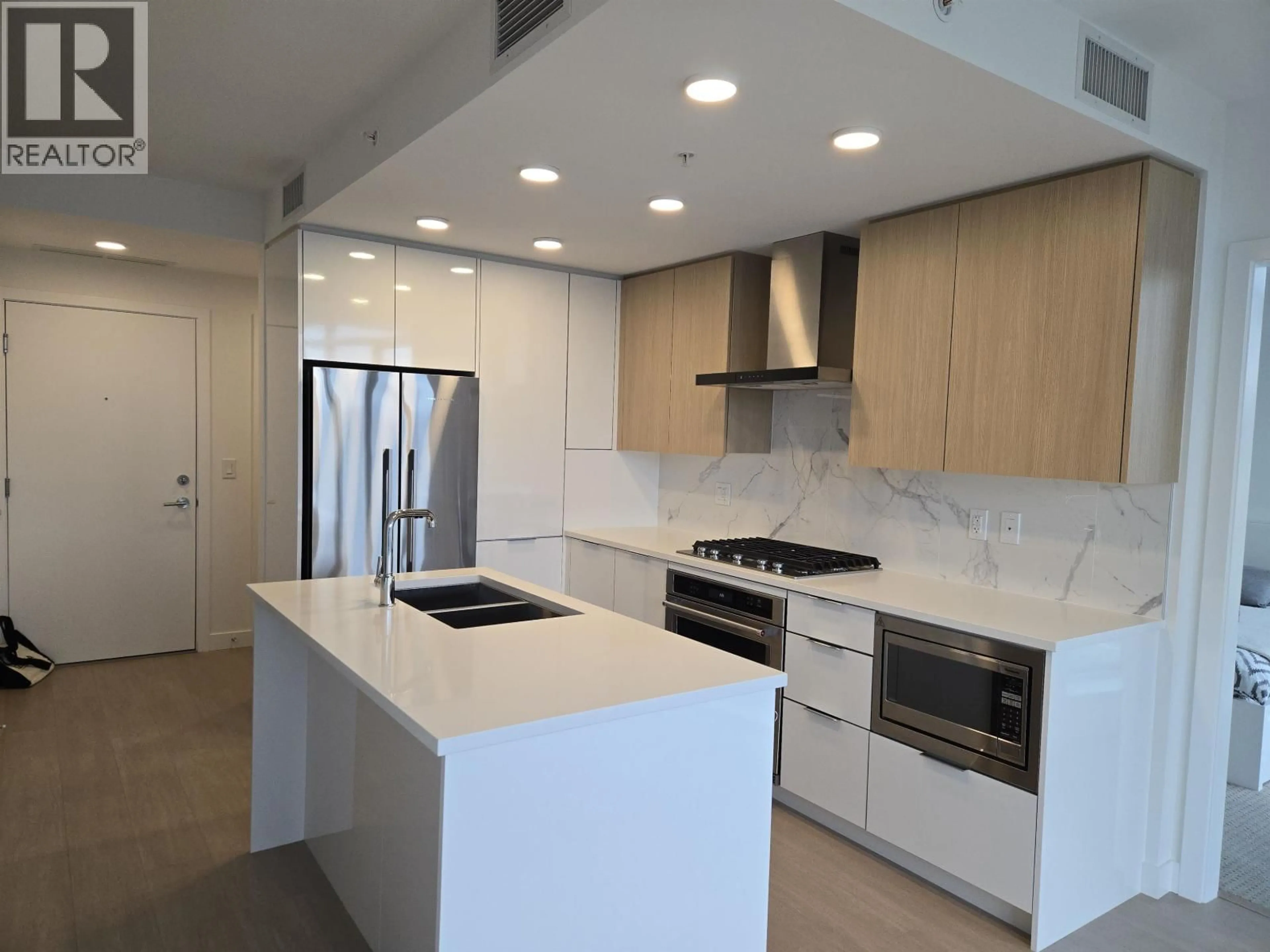 Unknown for 407 - 7769 PARK CRESCENT, Burnaby British Columbia V3N0J7