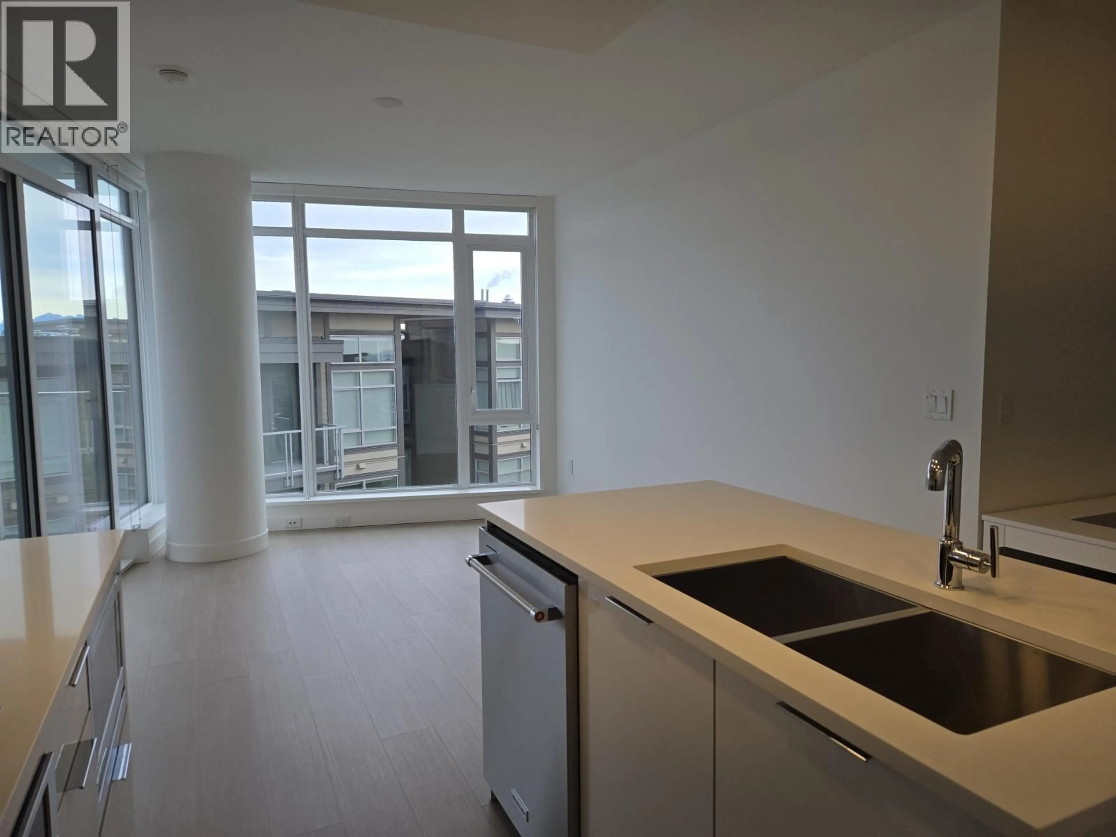 Unknown for 407 - 7769 PARK CRESCENT, Burnaby British Columbia V3N0J7