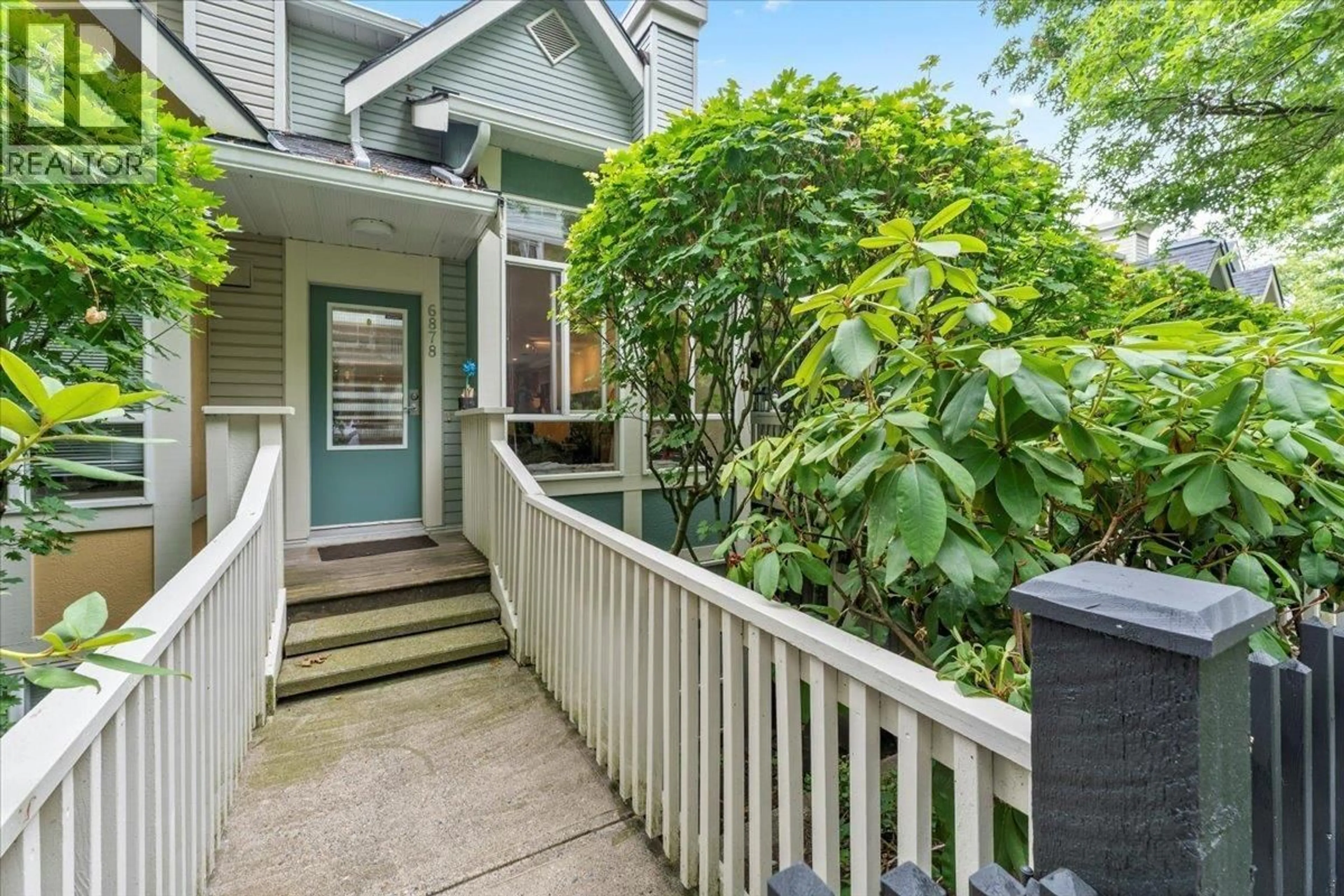 Patio, street for 6878 VILLAGE, Burnaby British Columbia V5E4K9