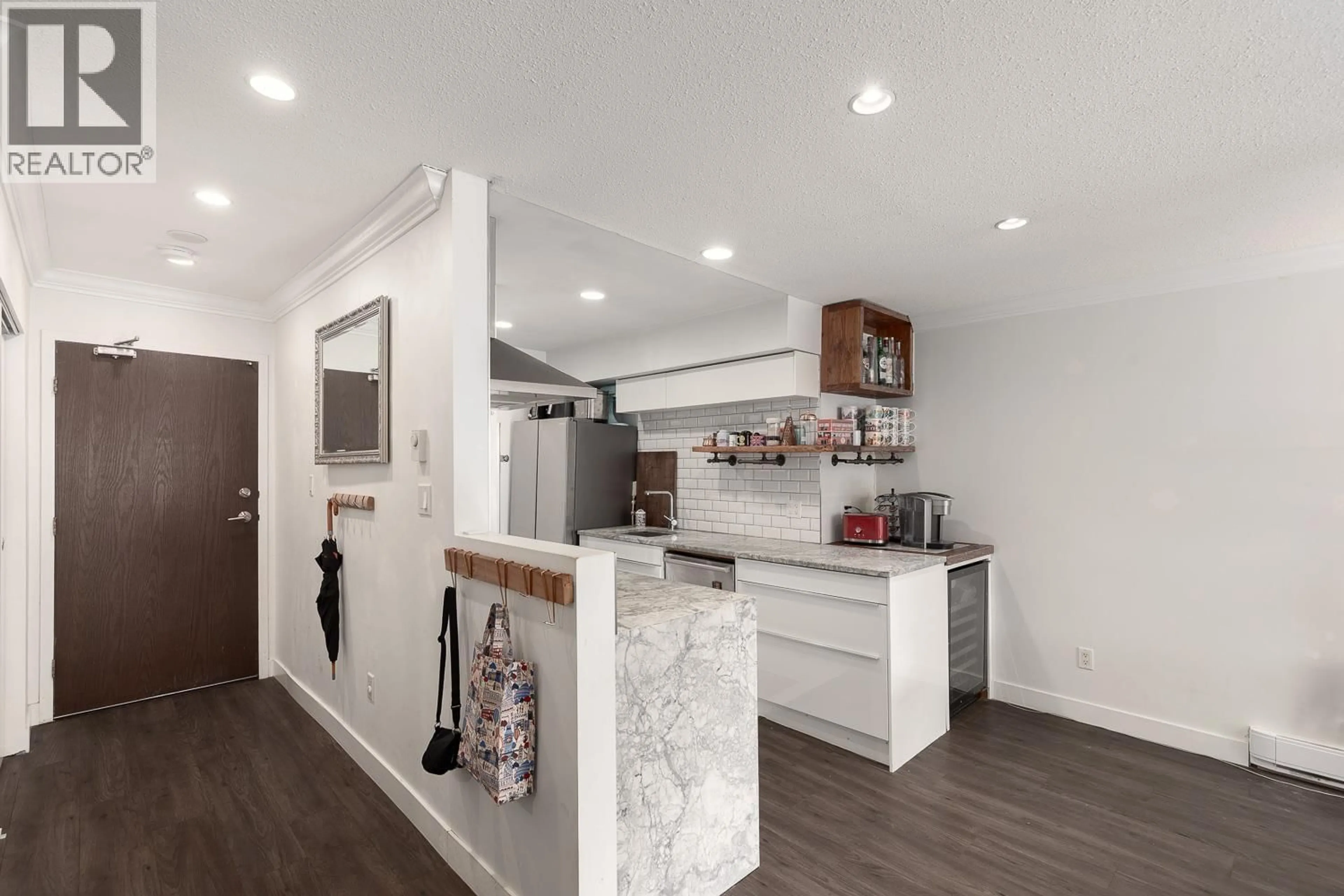 Open concept kitchen, unknown for 304 - 1352 10TH AVENUE, Vancouver British Columbia V6H1J6