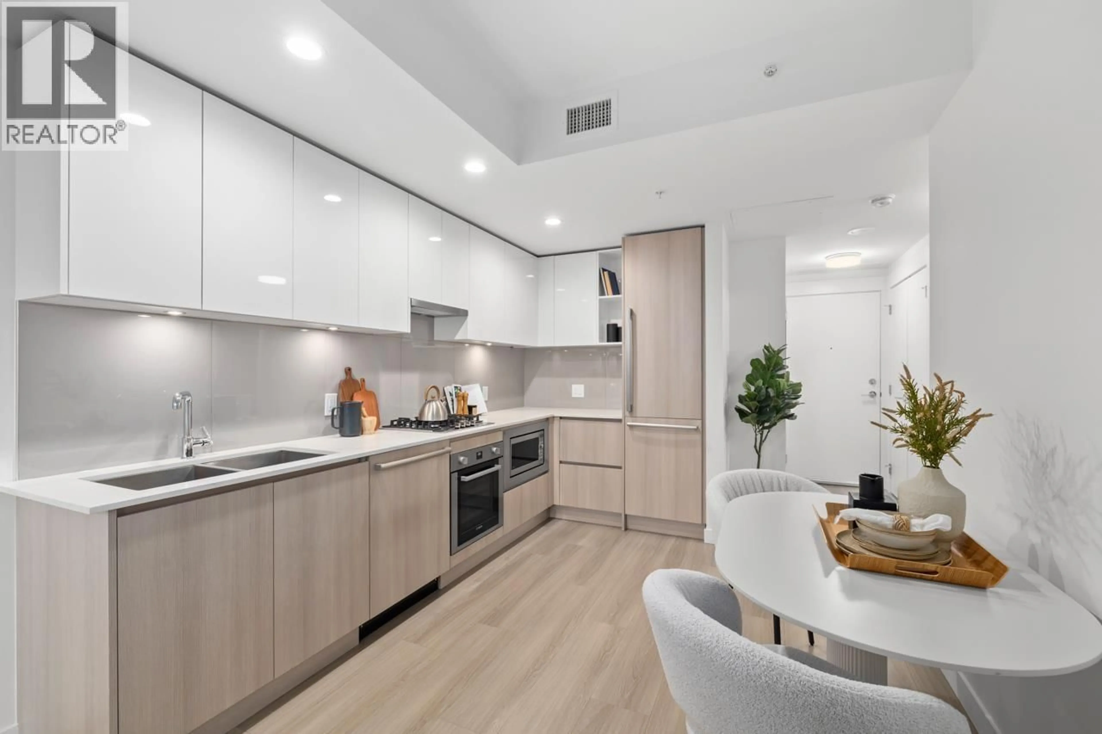 Open concept kitchen, unknown for 803 - 618 CARNARVON STREET, New Westminster British Columbia V3M0N9