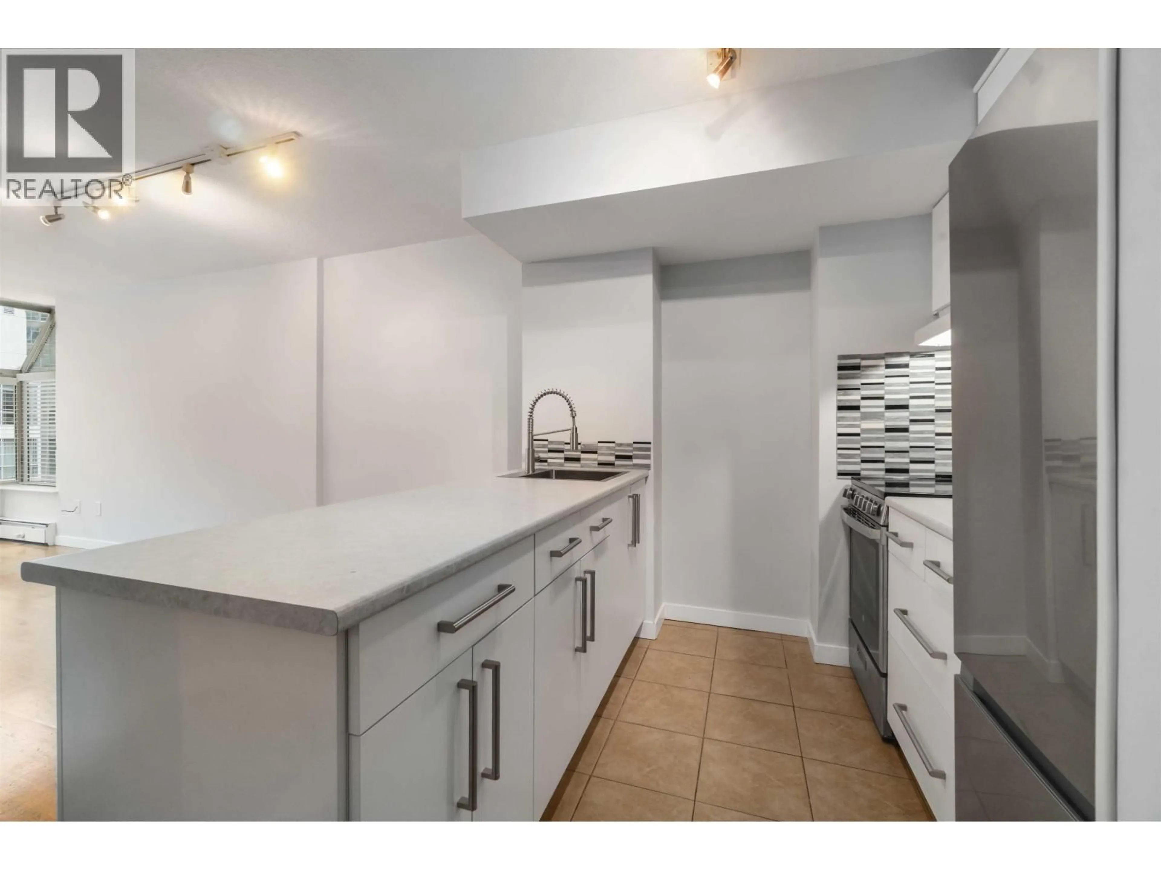 Standard kitchen, unknown for 808 - 1333 HORNBY STREET, Vancouver British Columbia V6Z2C1