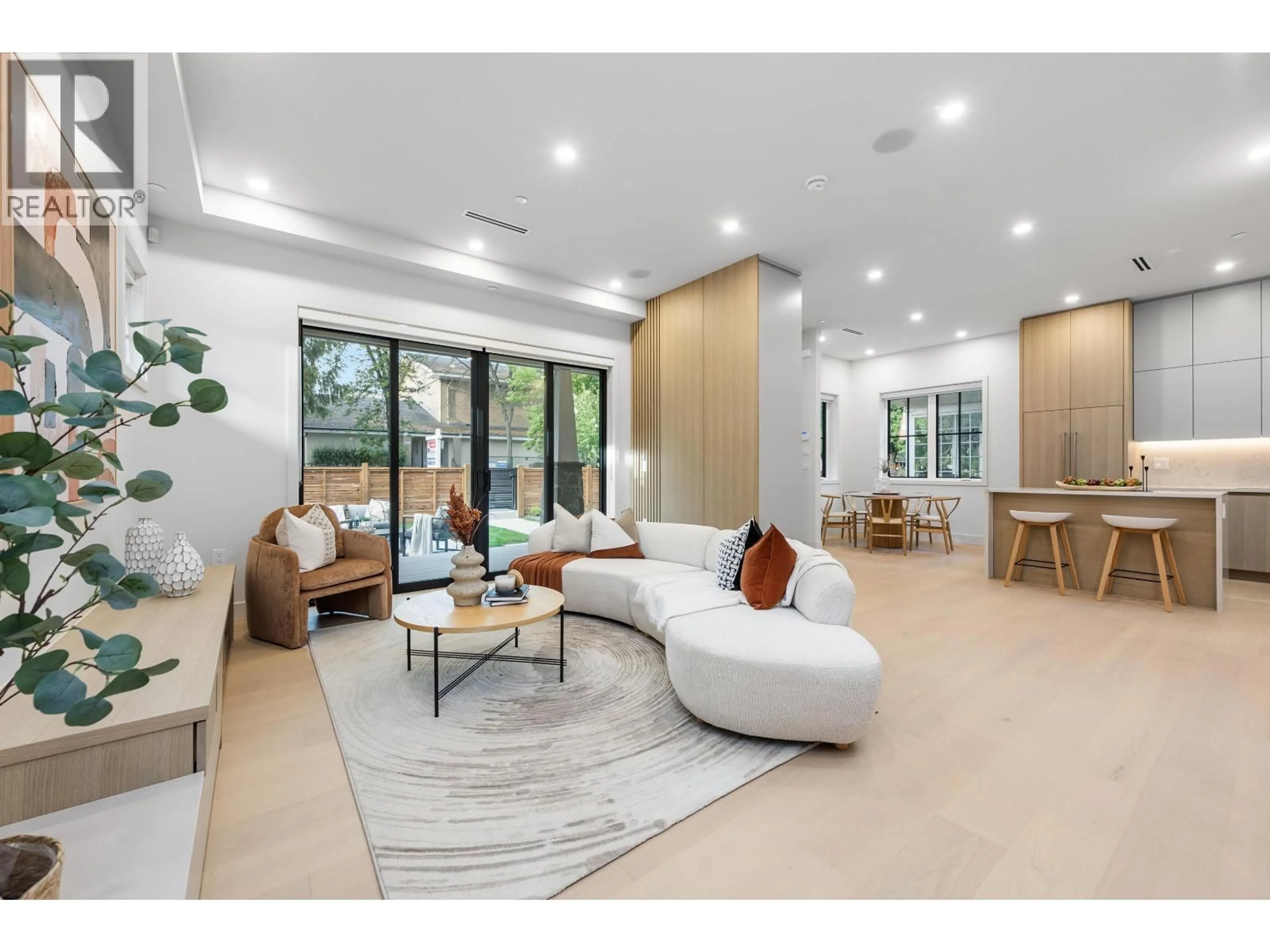 Living room with furniture, unknown for 2136 10TH AVENUE, Vancouver British Columbia V5N1Y1