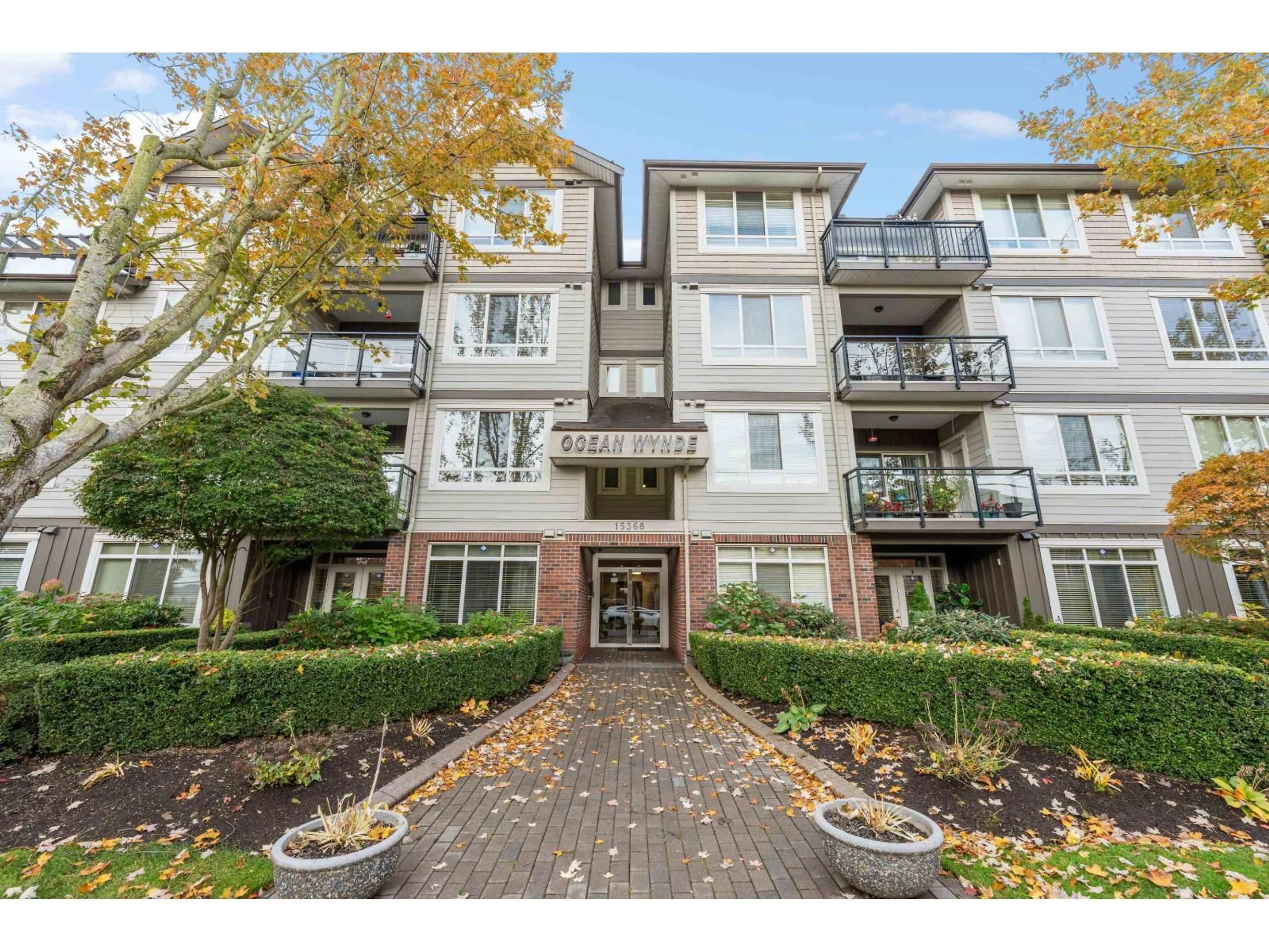 Patio, unknown for 210 - 15368 17A, Surrey British Columbia V4A1V3