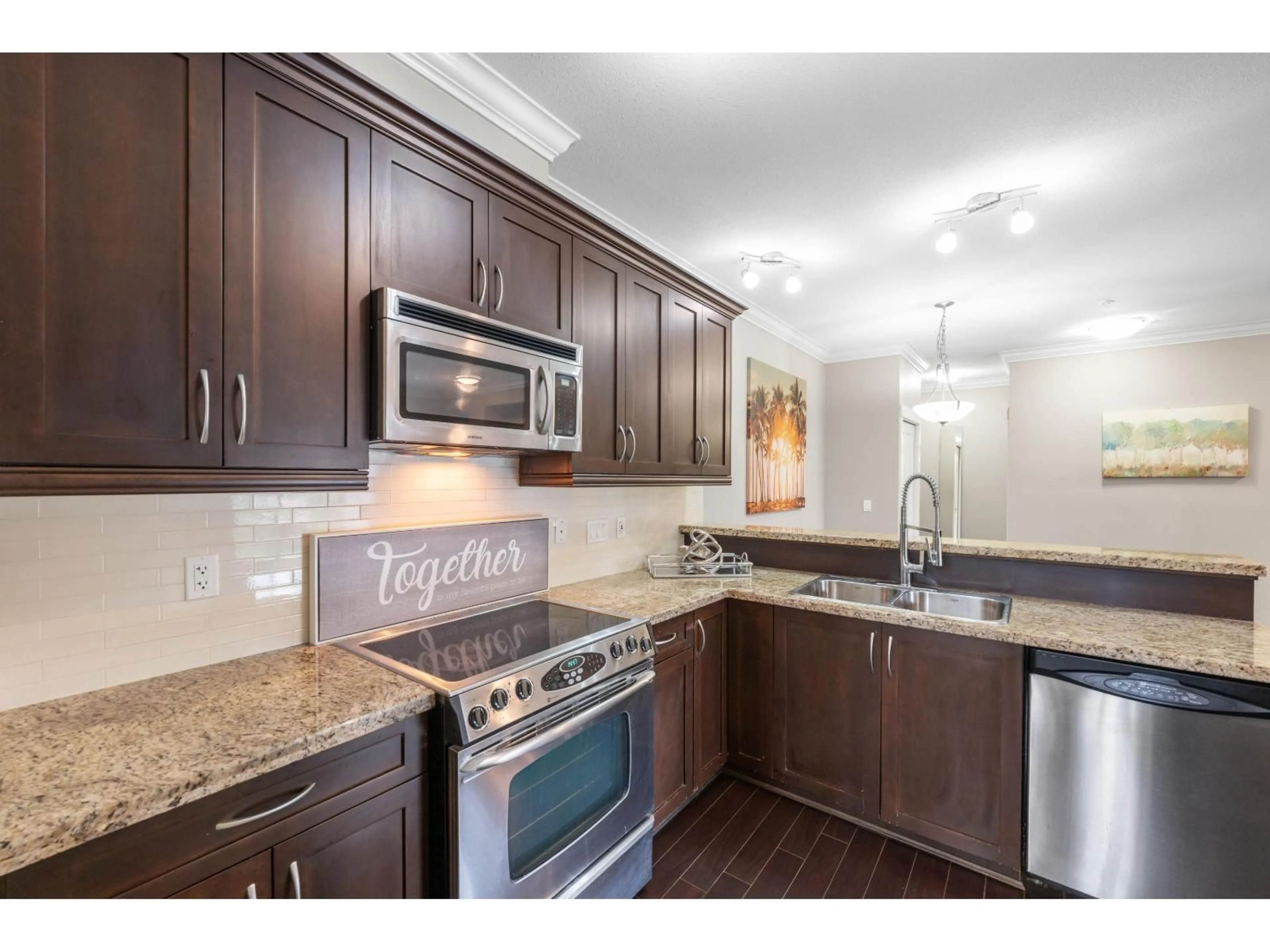 Open concept kitchen, unknown for 210 - 15368 17A, Surrey British Columbia V4A1V3