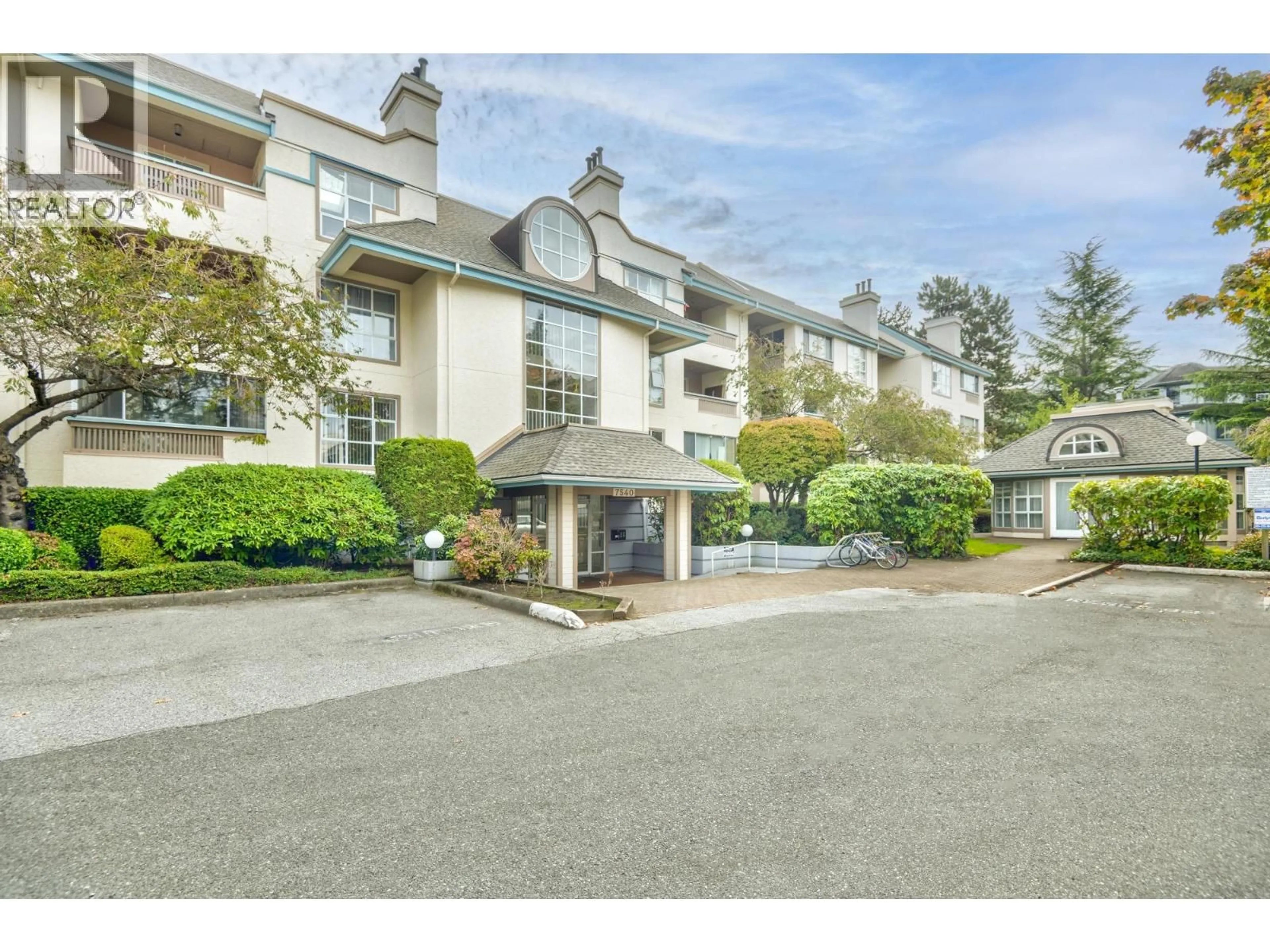 A pic from outside/outdoor area/front of a property/back of a property/a pic from drone, unknown for 7540 MINORU BOULEVARD, Richmond British Columbia V6Y1Z5