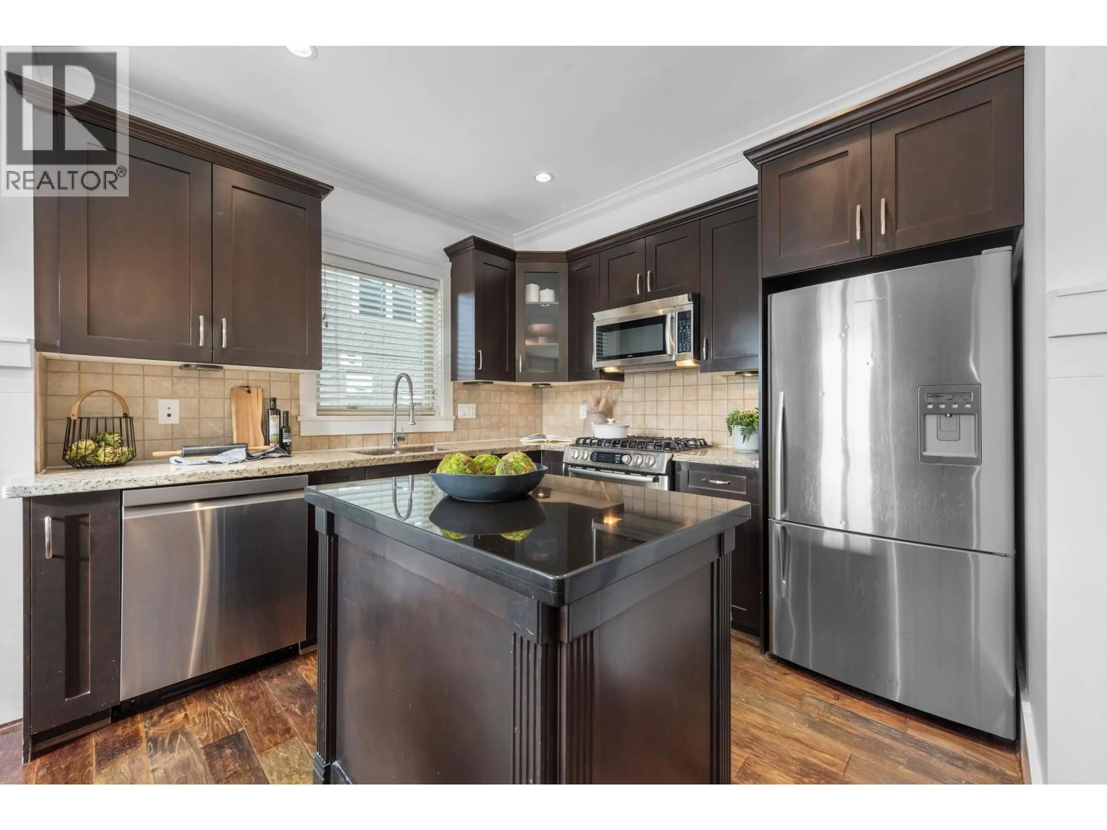 Open concept kitchen, unknown for 2525 7TH AVENUE, Vancouver British Columbia V6K1Y8